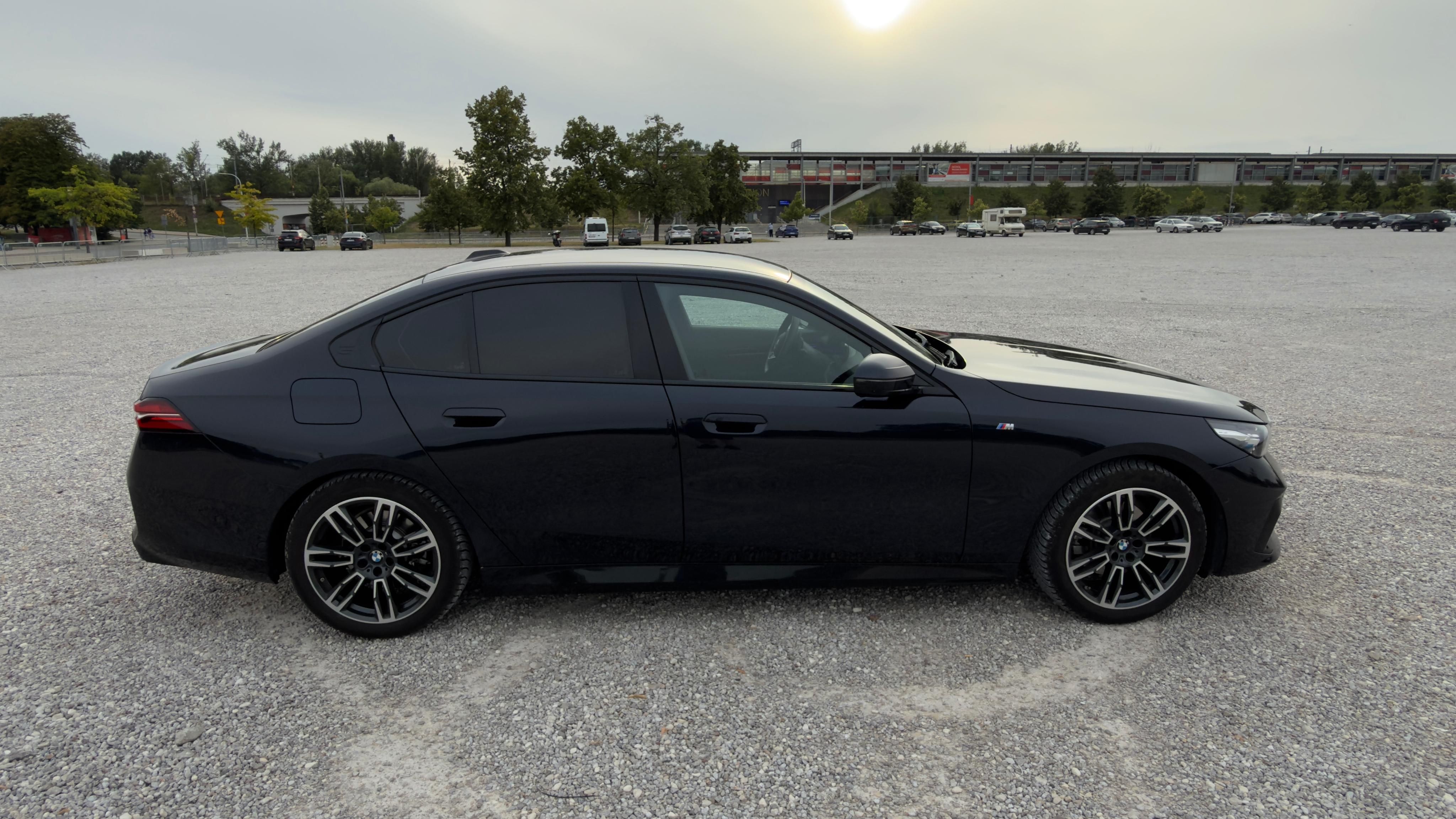BMW Řada 5, Bmw 520 I M paket - fotka 2