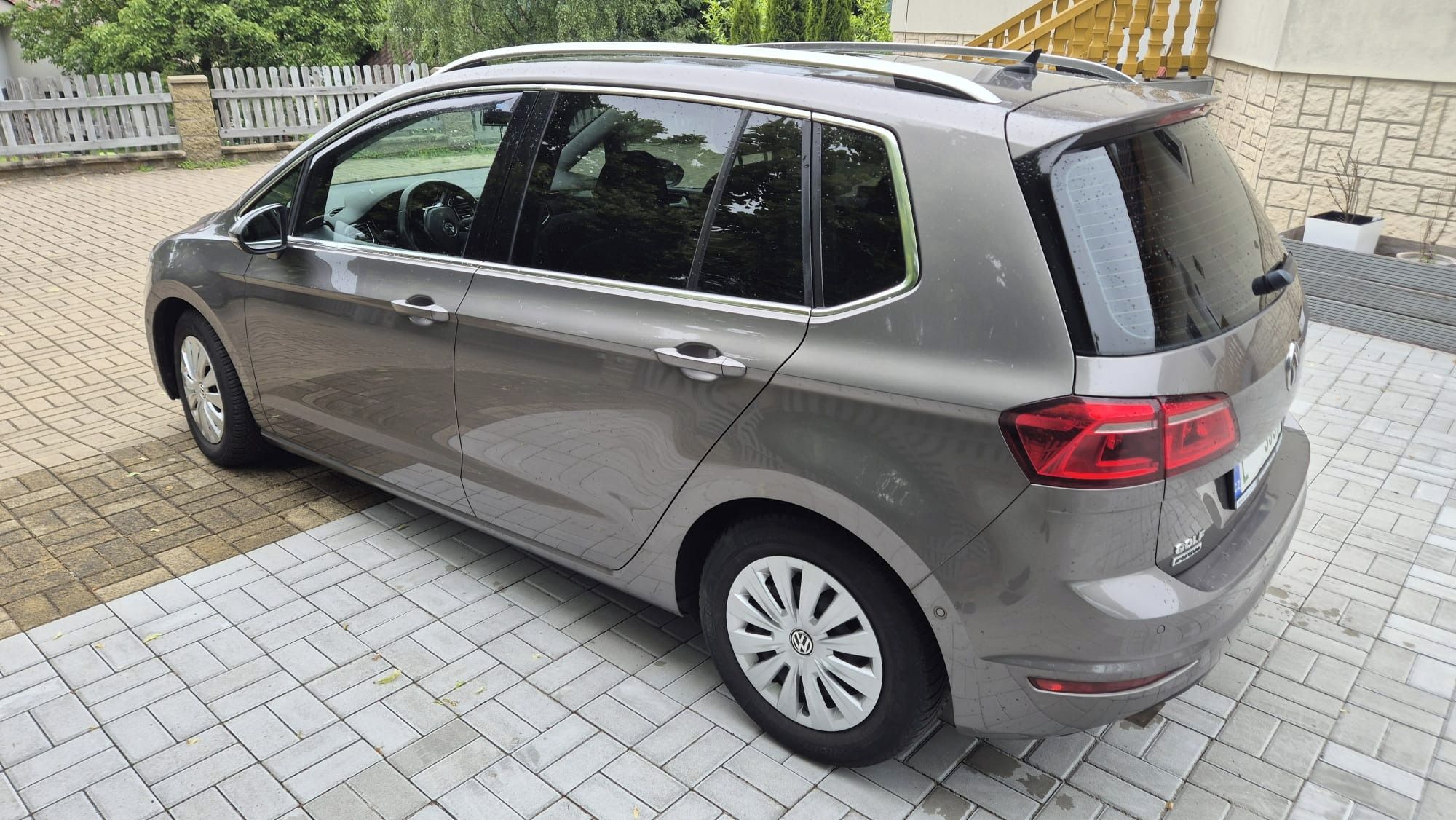 Volkswagen Golf Sportsvan, 1,6 tdi 81 blue 4,5 l / 100 - fotka 2