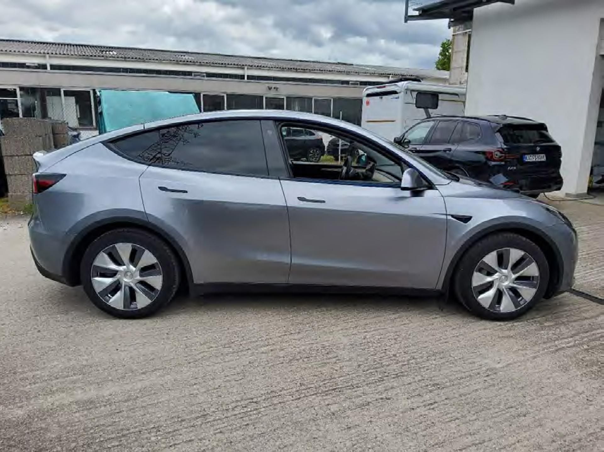Tesla Model Y, Long Range AWD – 514 HP, 4×4 - fotka 5