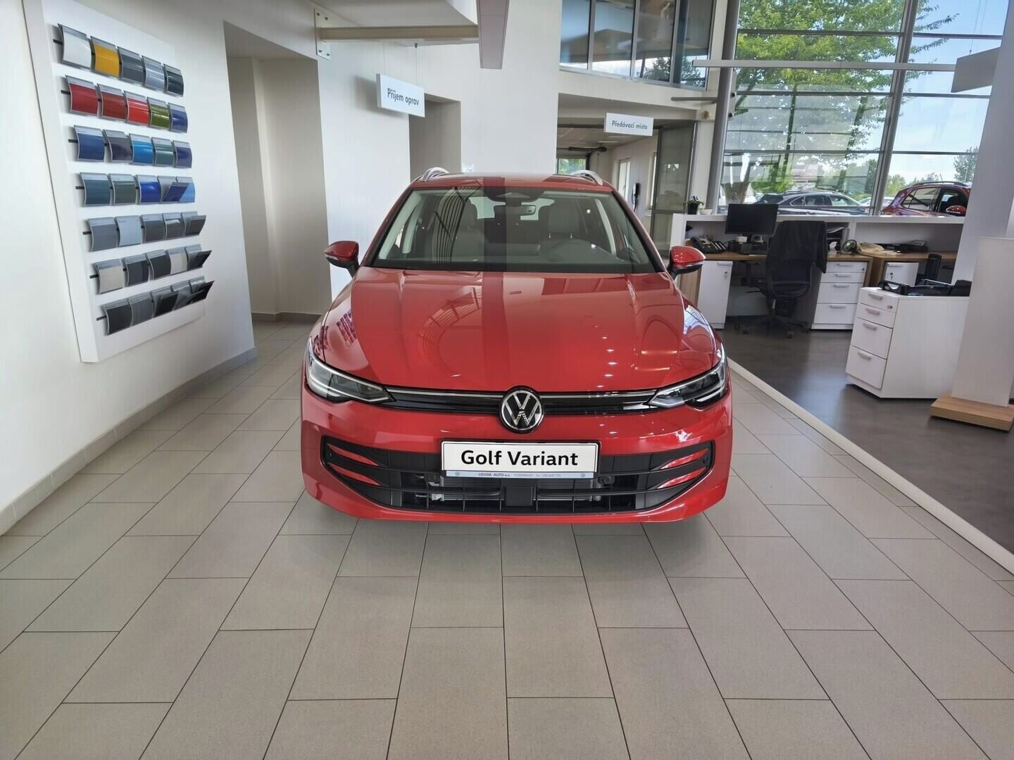 Volkswagen Golf Variant, People 1,5 eTSI 7DSG mHEV 110 - fotka 2