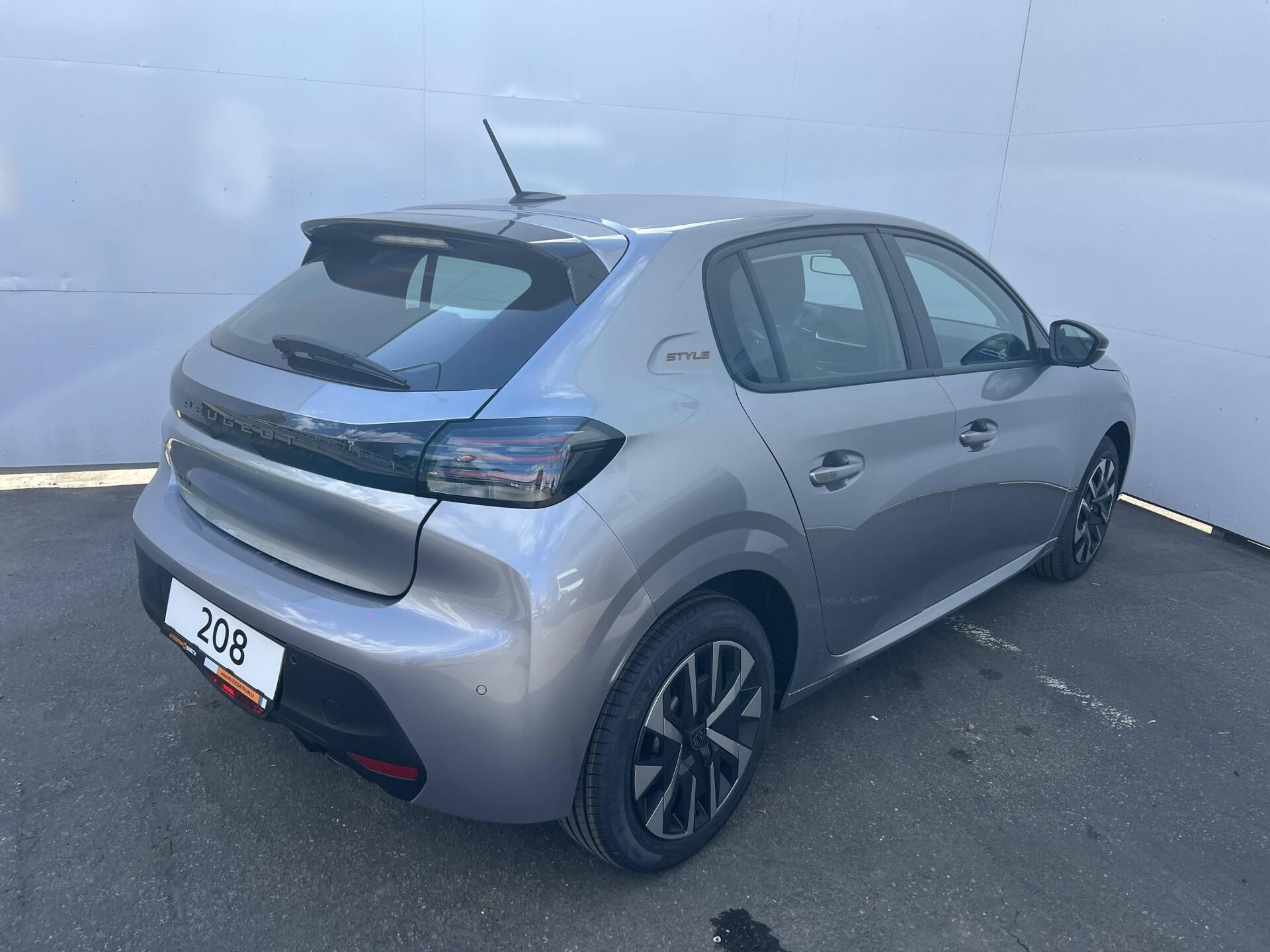 Peugeot 208, STYLE S&S MAN6 1,2 PureTech - fotka 4