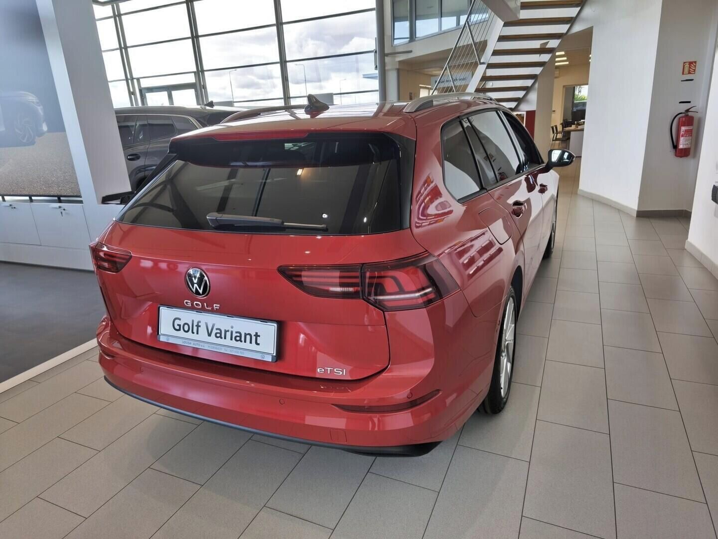 Volkswagen Golf Variant, People 1,5 eTSI 7DSG mHEV 110 - fotka 4
