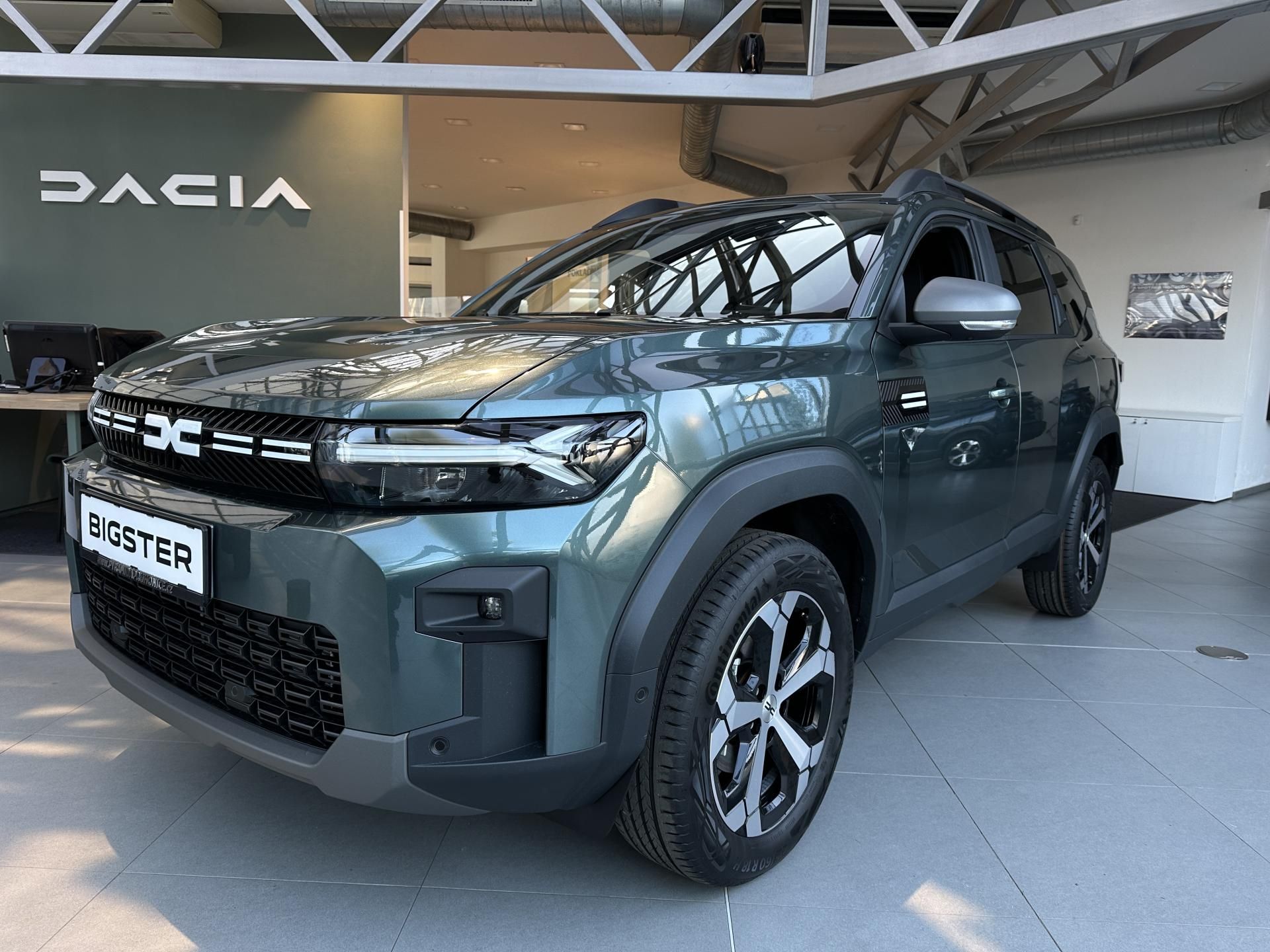 Dacia Bigster, Journey HYBRID 155 - SKLADEM