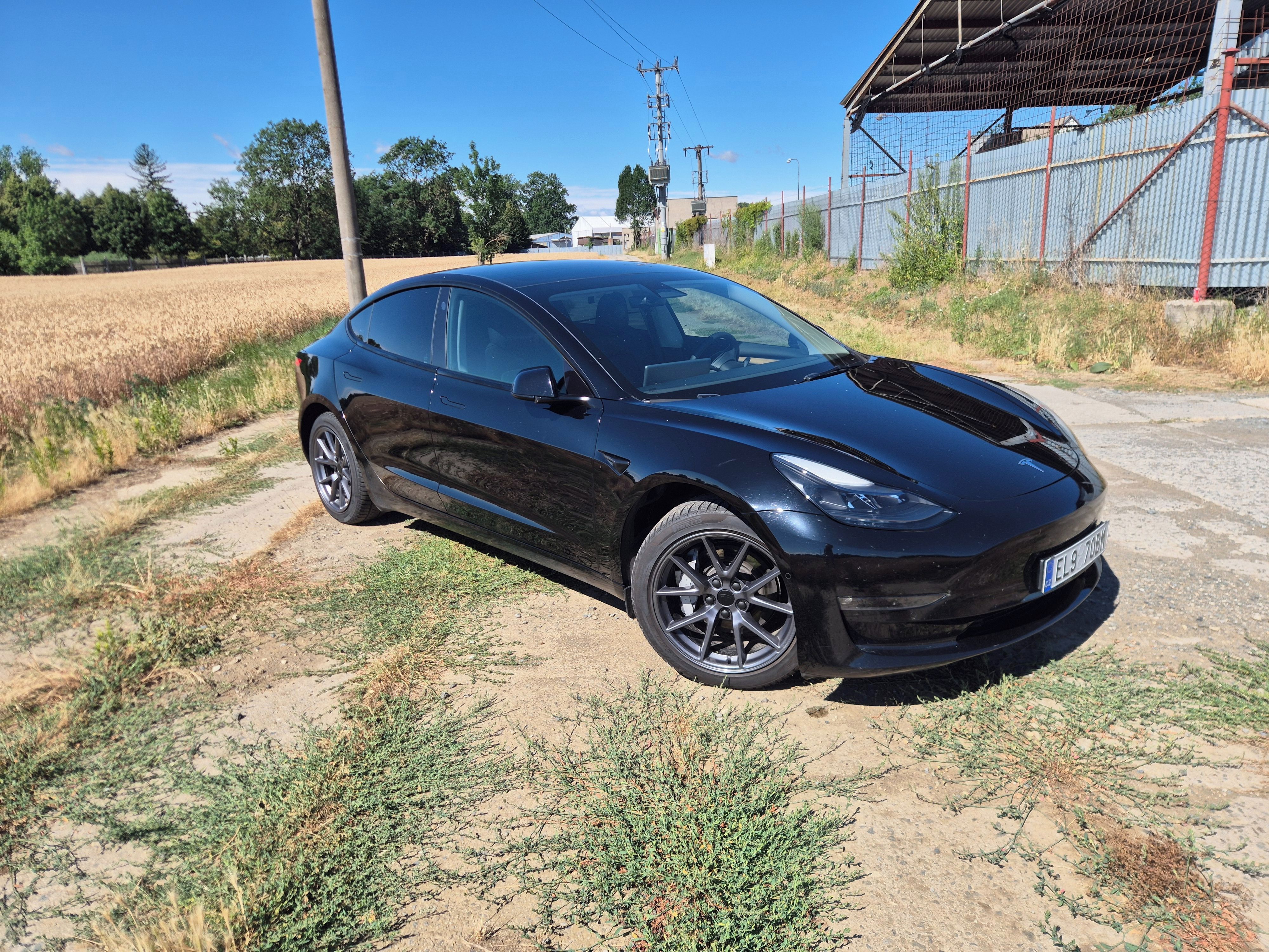 Tesla Model 3, LR AWD - fotka 2