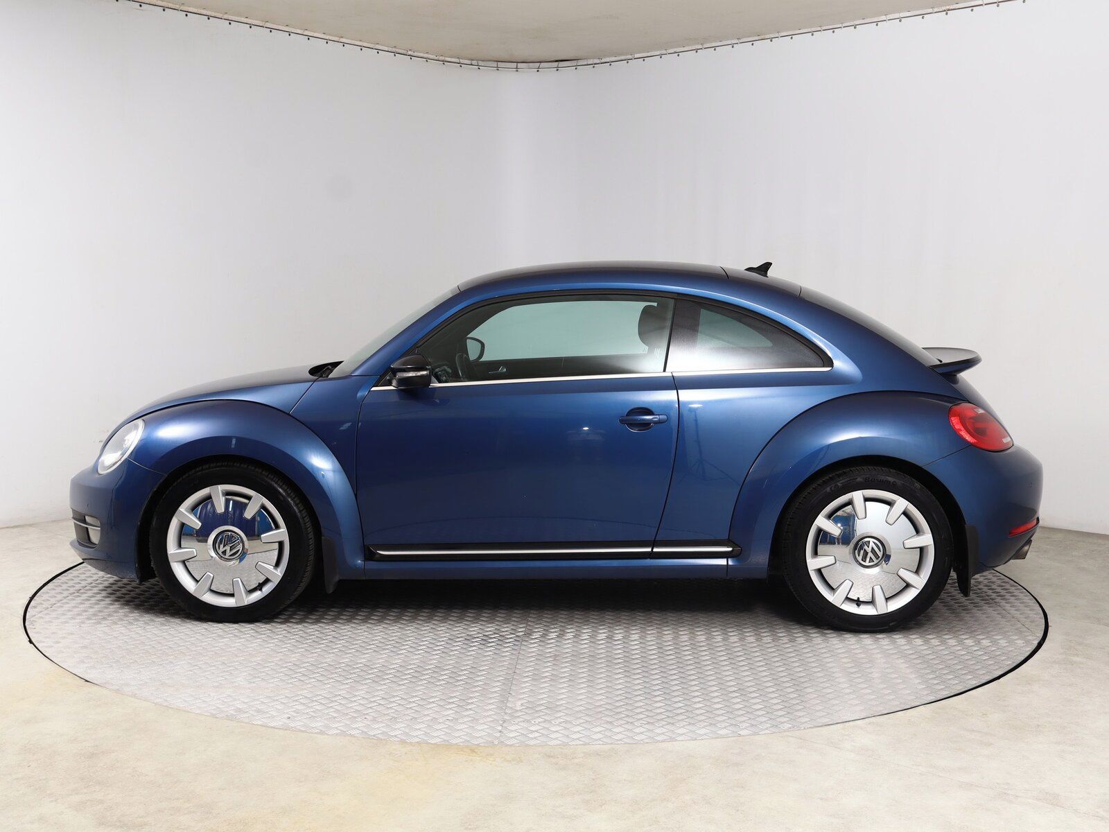 Volkswagen Beetle, 2.0 TSI, Automat, Navi - fotka 3
