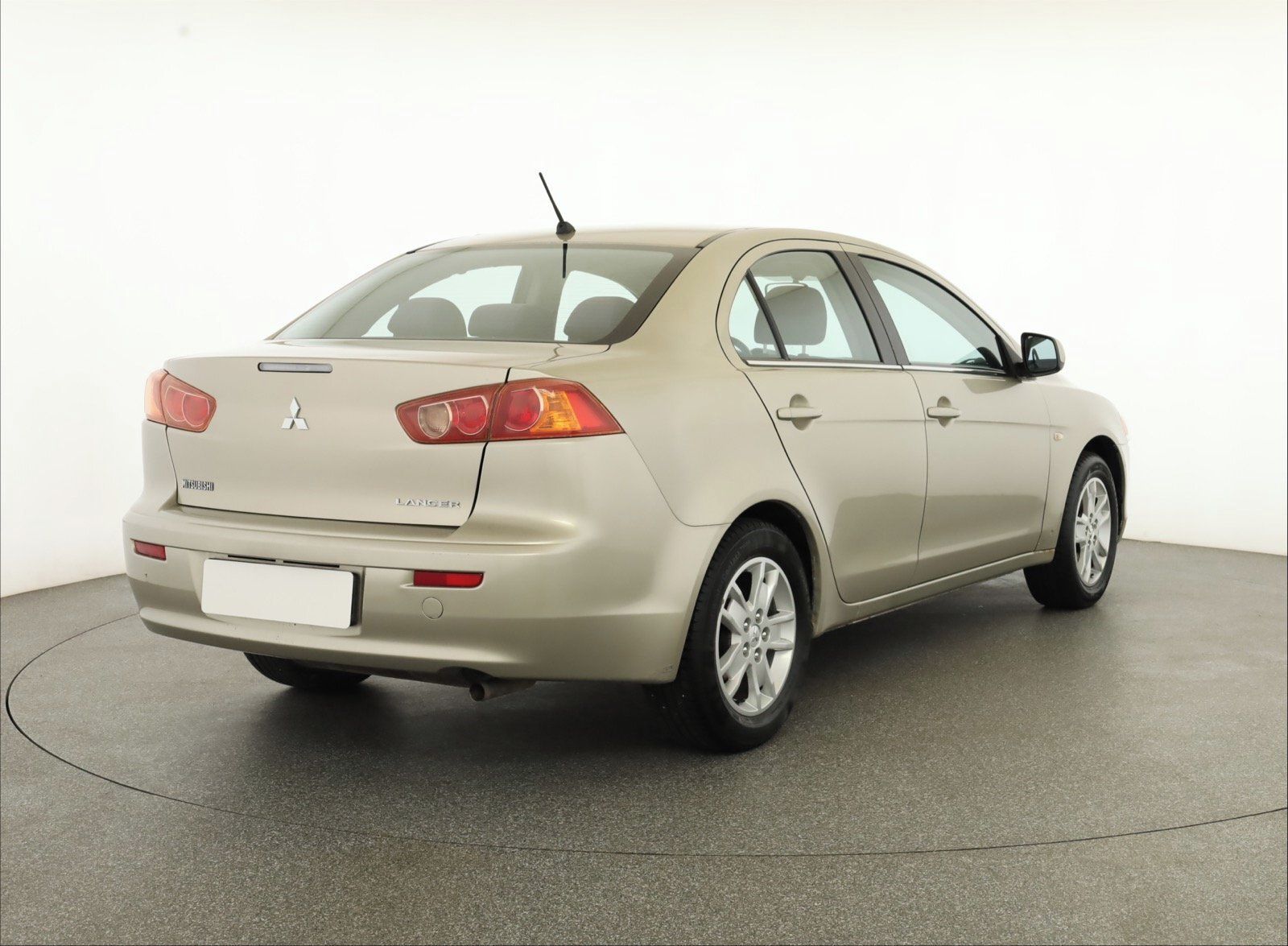 Mitsubishi Lancer, 1.5 MIVEC, Automatická klima - fotka 5
