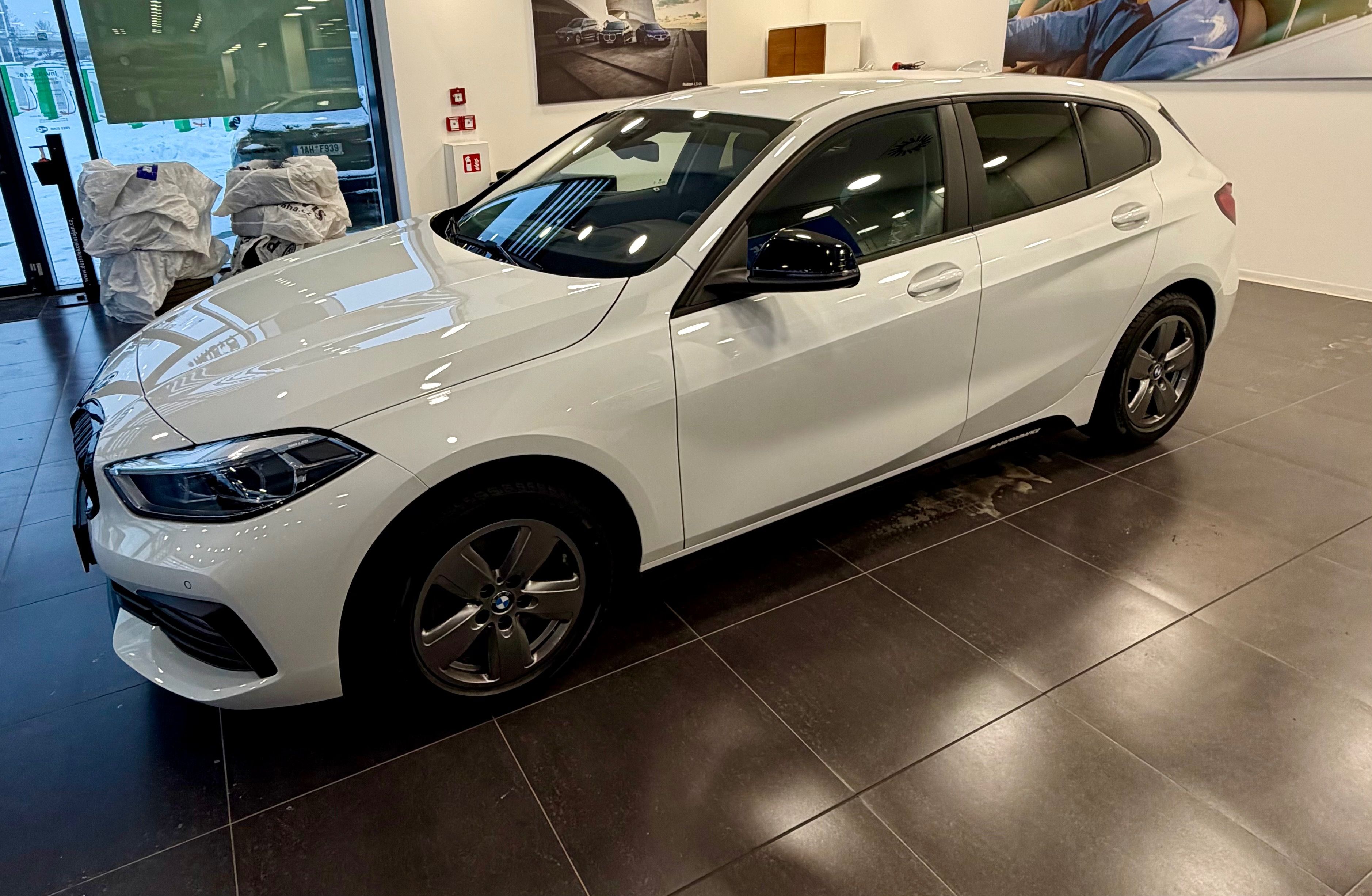 BMW Řada 1, Top výbava, MPerformence doplň - fotka 2