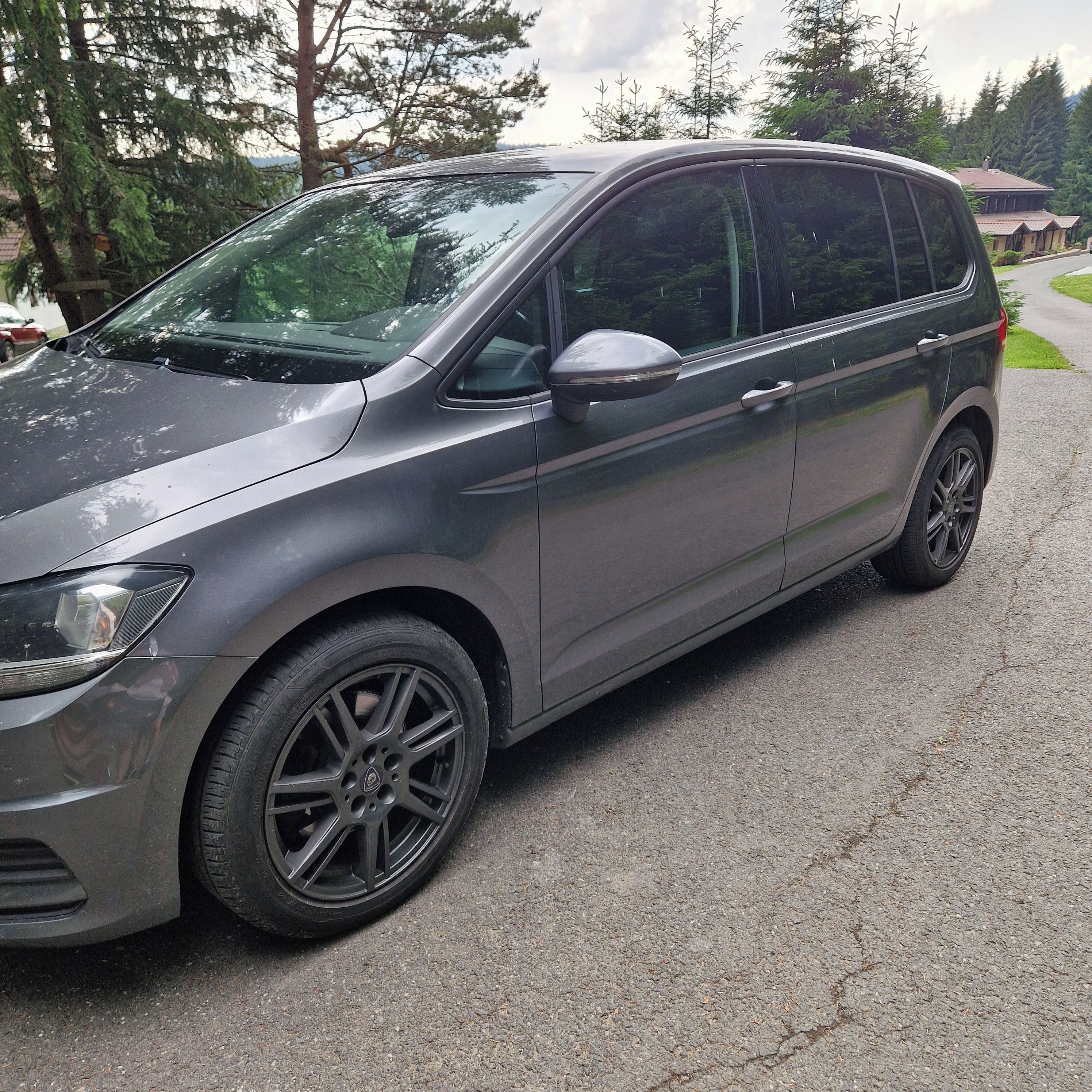 Volkswagen Touran, 1.6 TDI (85kw) - fotka 4