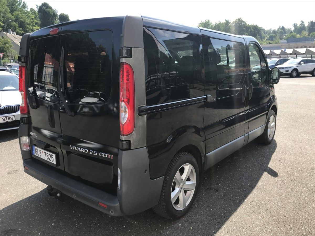 Opel Vivaro, 2,5 CDTi 107kW 8míst - fotka 5