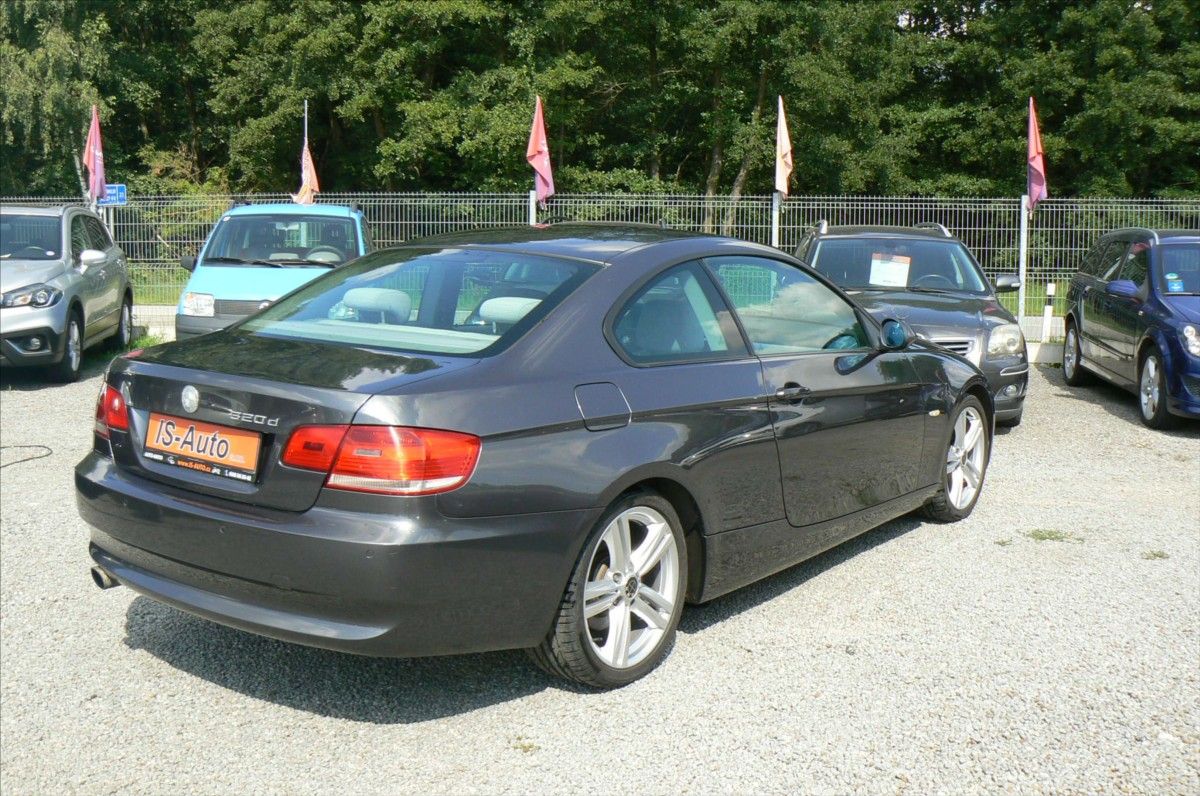 BMW Řada 3, 2,0 320 d COUPE - fotka 4