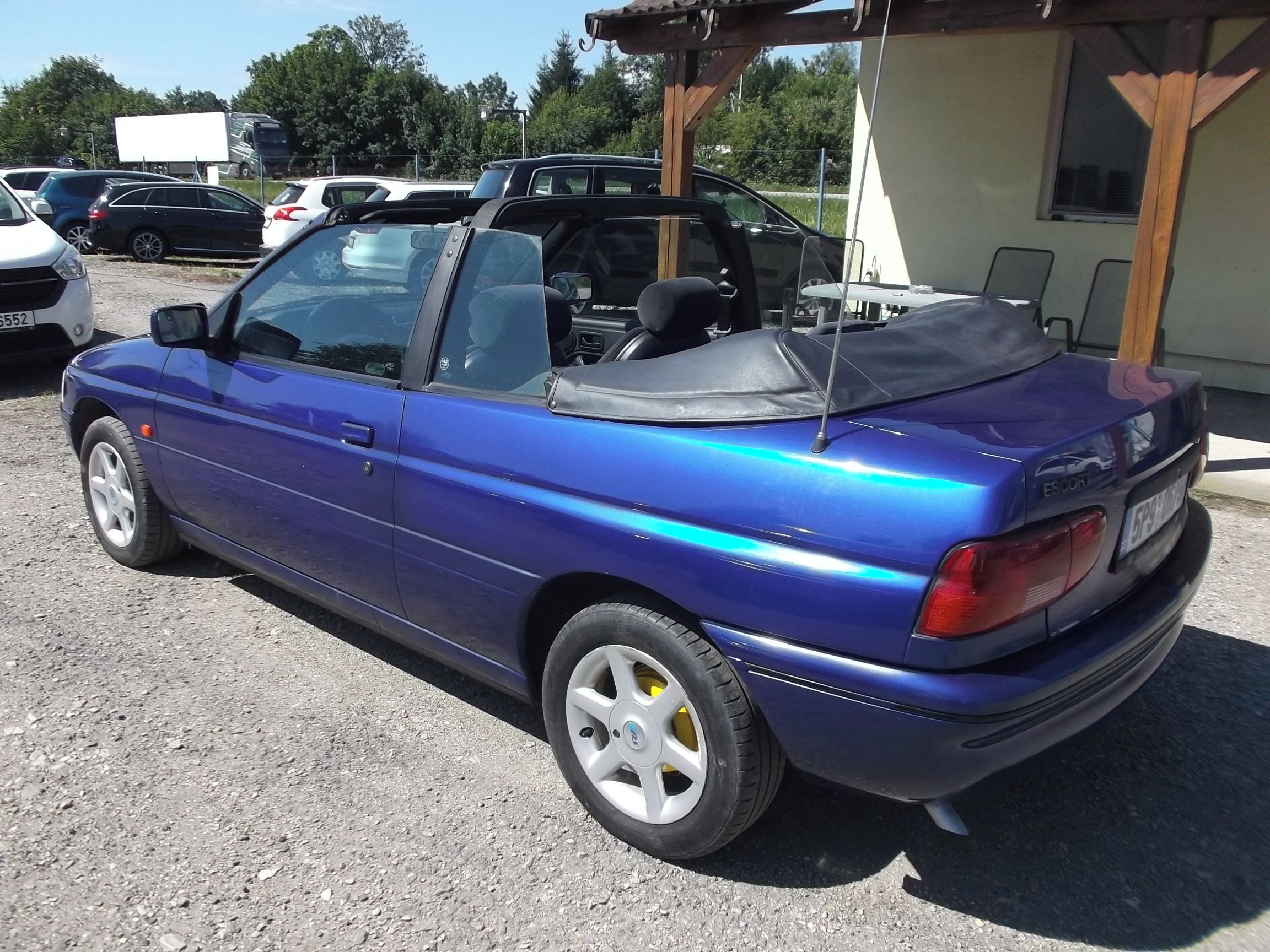 Ford Escort, 1.6i 16V - fotka 2