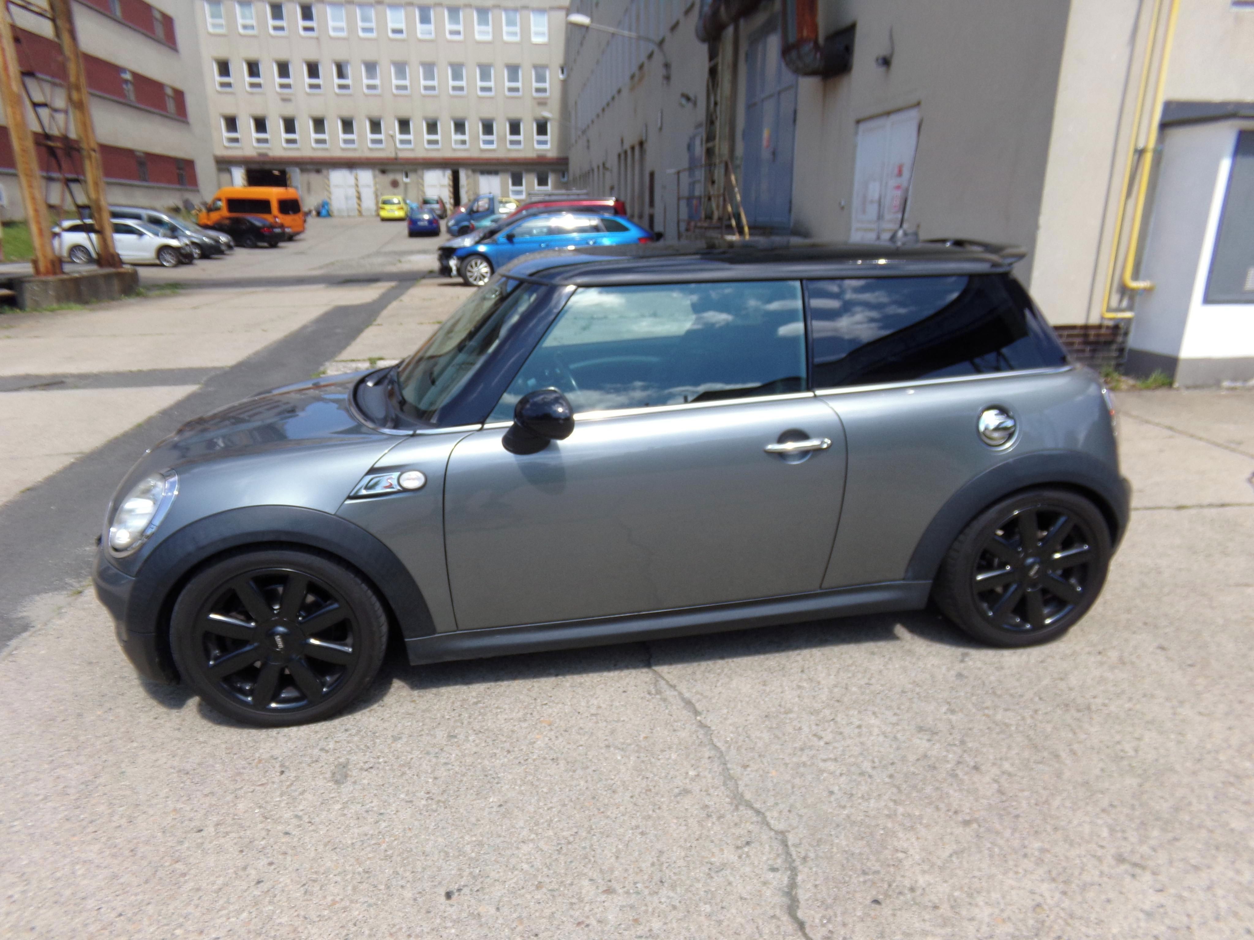 Mini Cooper S, 1.6 John Cooper Works - fotka 2
