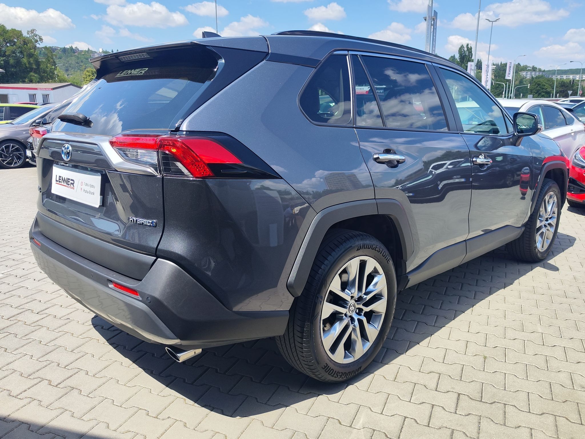 Toyota Rav4, 2.5 HEV/163kW Executive 4WD - fotka 5