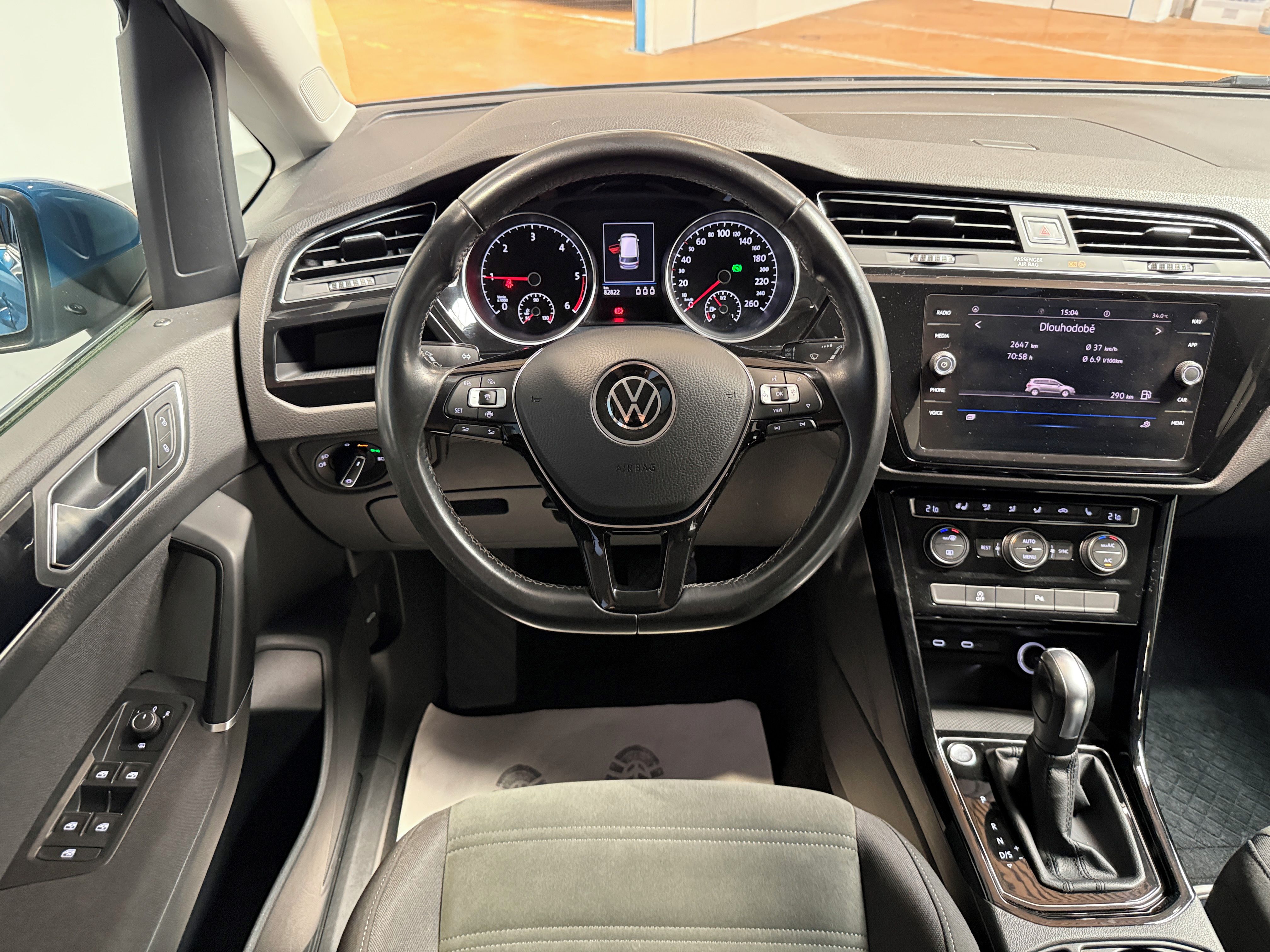 Volkswagen Touran, 2.0 TDI BMT Highline DSG - fotka 6