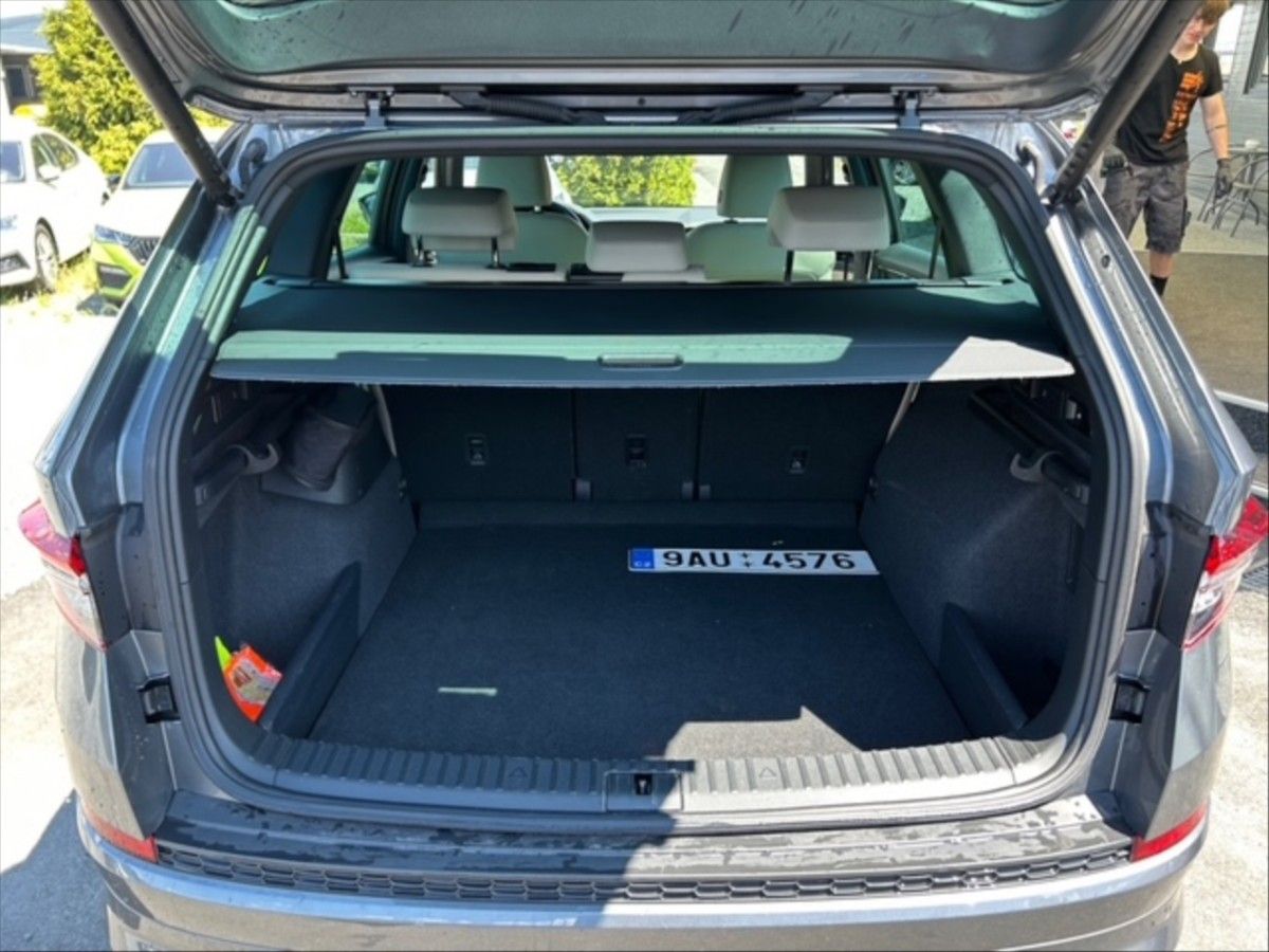 Škoda Kodiaq, 2,0 TSI 140 L&K 4x4 AT - fotka 6
