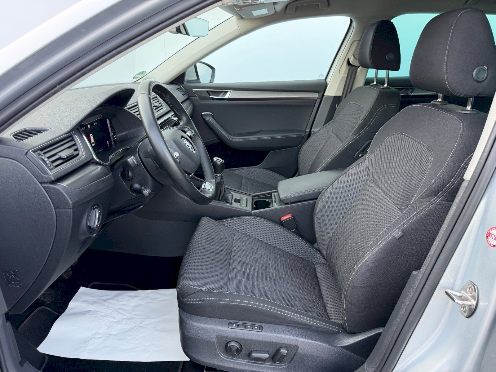 Škoda Superb, 2.0 TDI 110kW Style Matrix Man - fotka 5