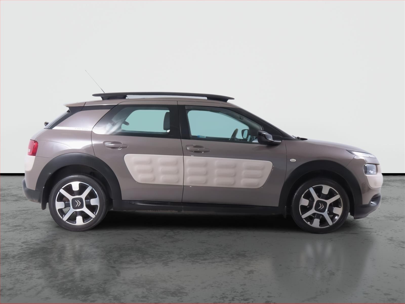 Citroën C4 Cactus, 1.2 PureTech, Serv.kniha, Navi - fotka 6