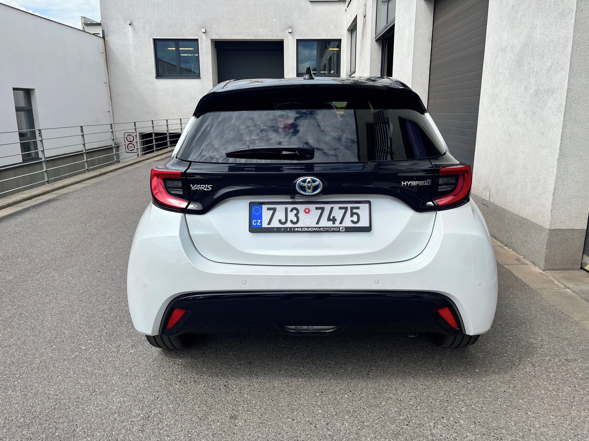 Toyota Yaris, 1.5 HEV 116k e-CVT, ČR,1. maj. - fotka 5