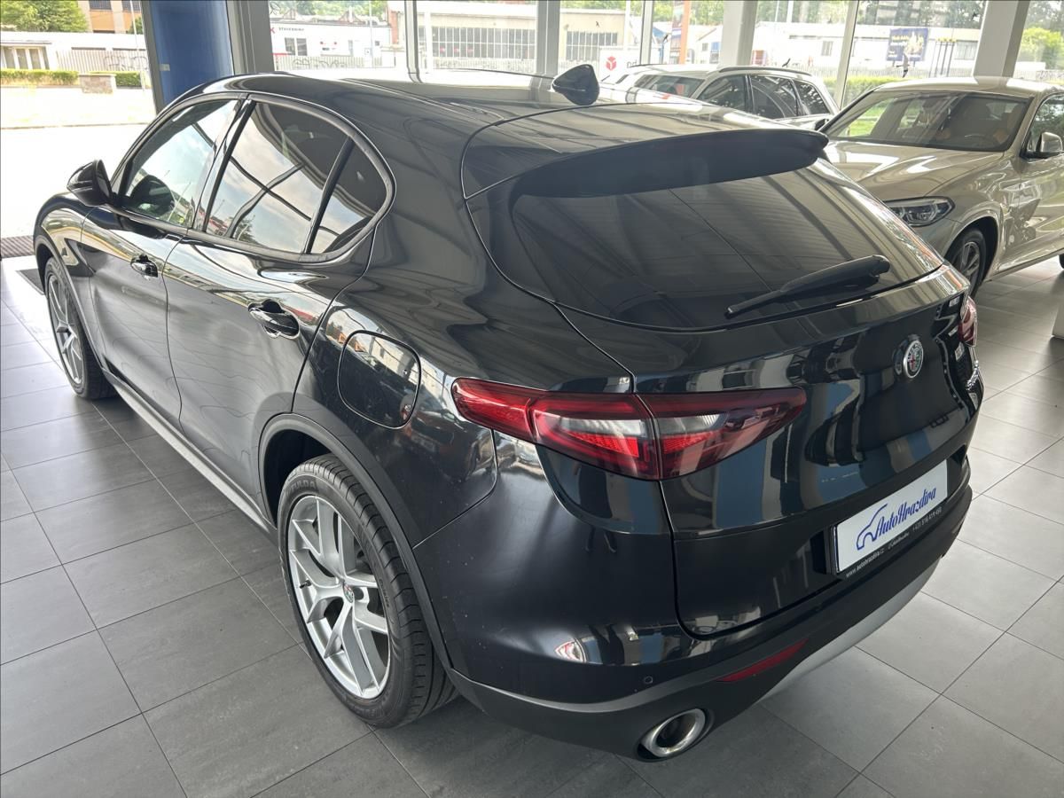 Alfa Romeo Stelvio, 2,1   JTD 132kW,AUTOMAT,SERVIS - fotka 4
