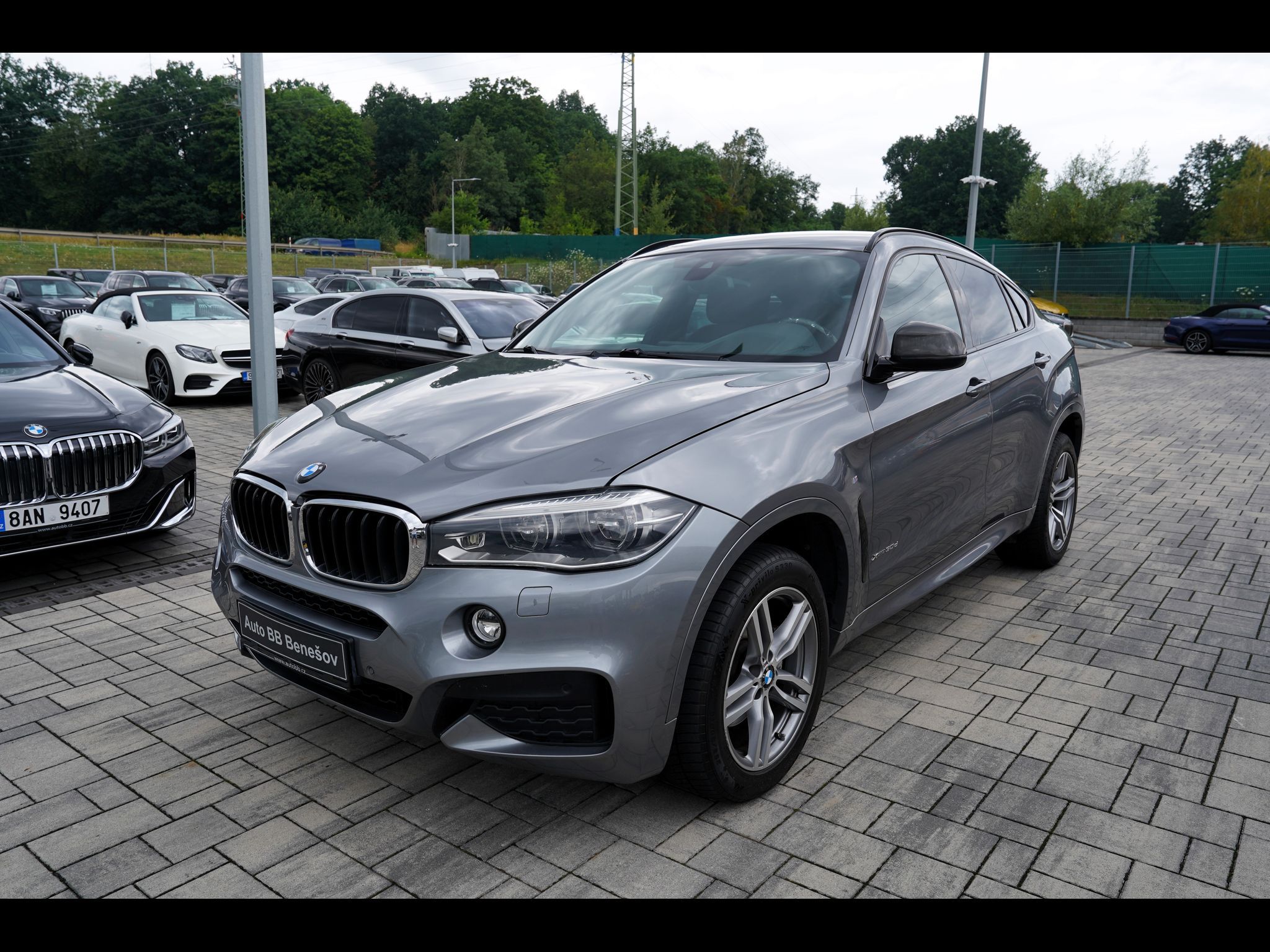 BMW X6, 3.0d xDrive, M paket/260PS/ČR - fotka 2