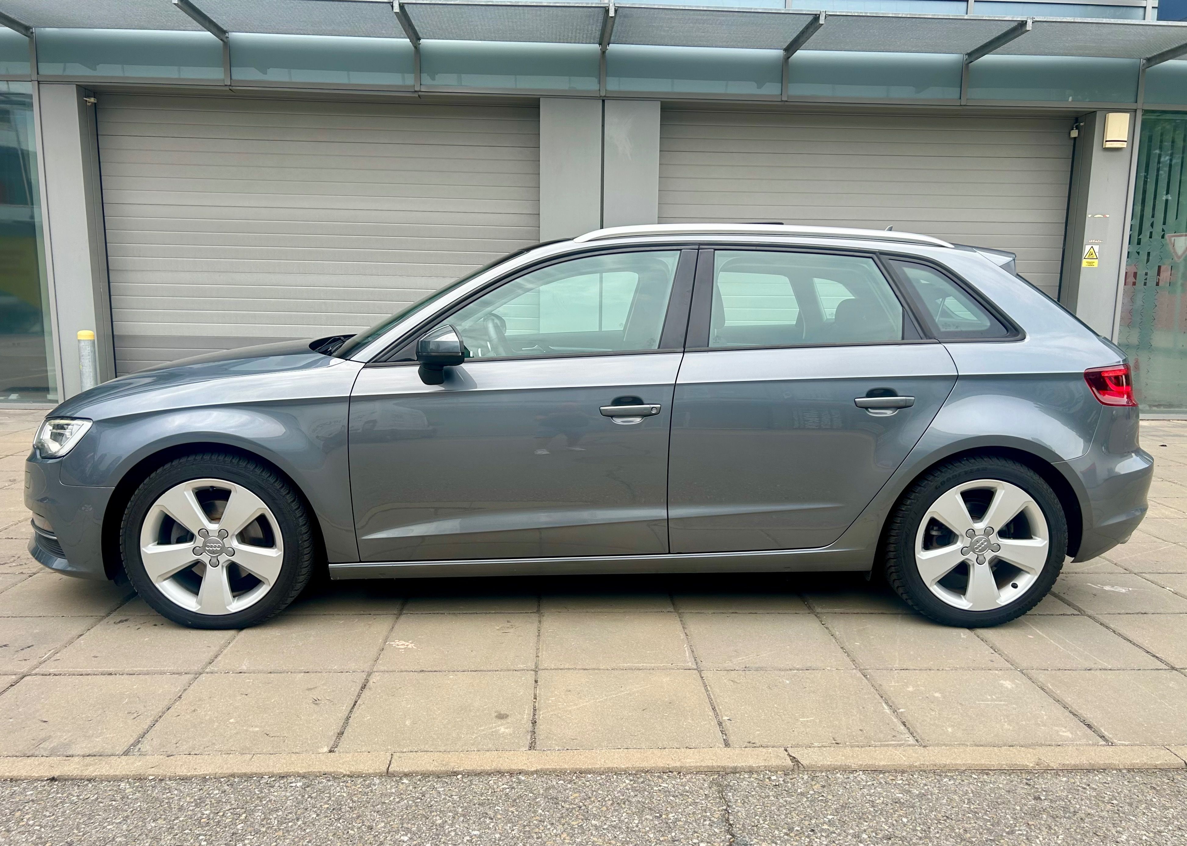 Audi A3, 1.4TFSI XENON-NAVI-PANORAMA - fotka 4