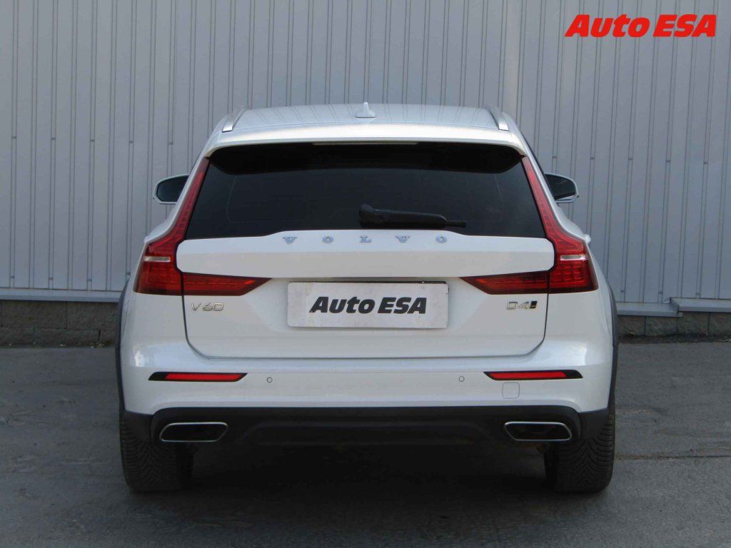 Volvo V60, 2.0 D4 4x4,Cross Country - fotka 5