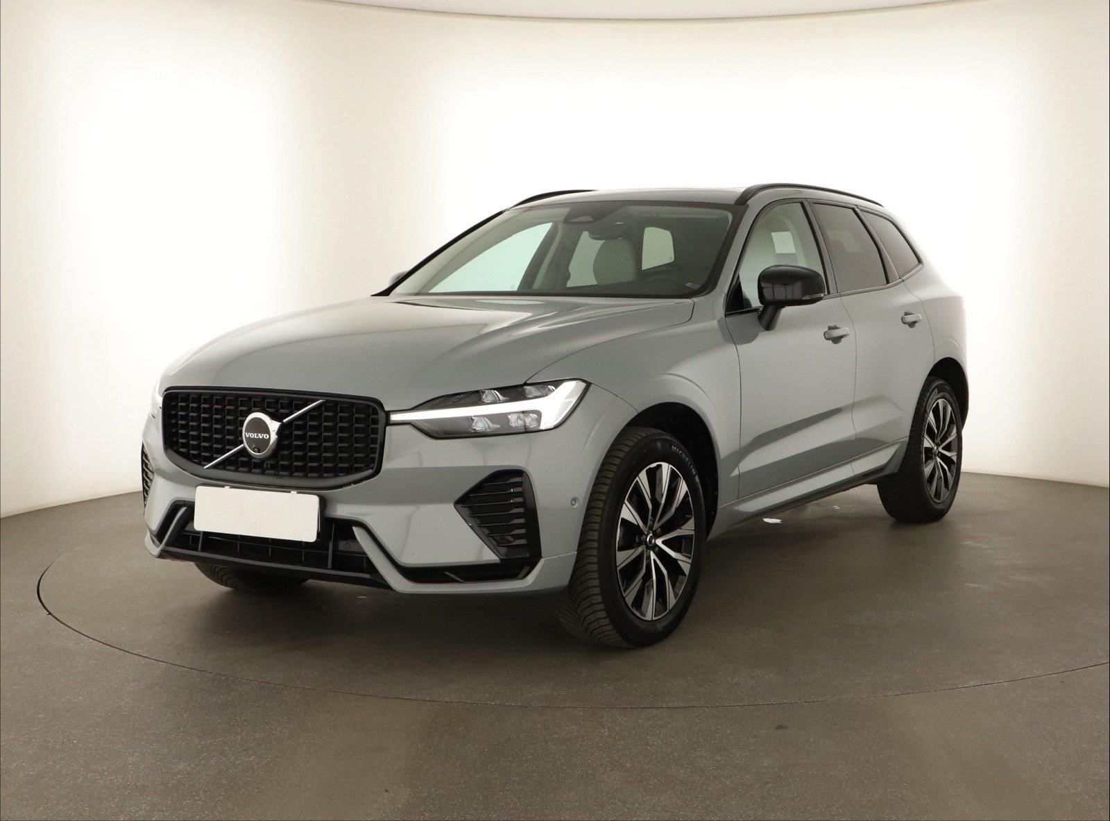 Volvo XC60, B4 AWD, Pano, 360°, DPH - fotka 2