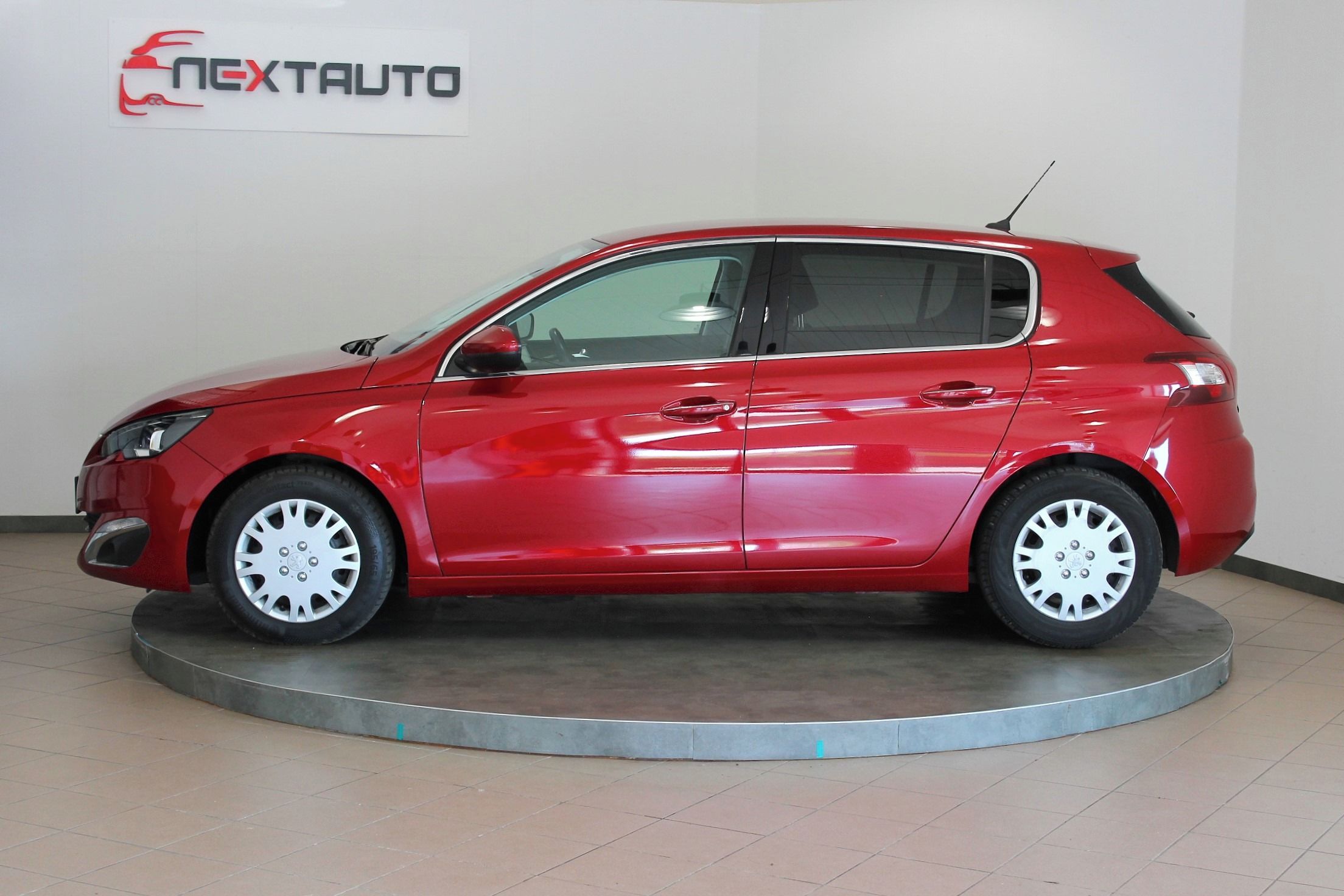 Peugeot 308, 1.6 HDi 85kW ALLURE, LED, NAVI - fotka 2