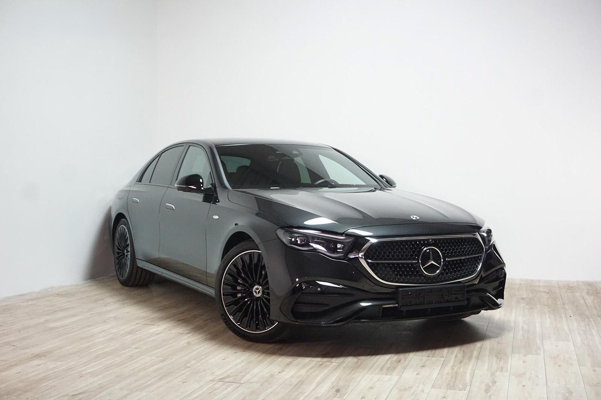 Mercedes-Benz Třídy E, 300de 4M AMG HuD 360 Taž Venti - fotka 2