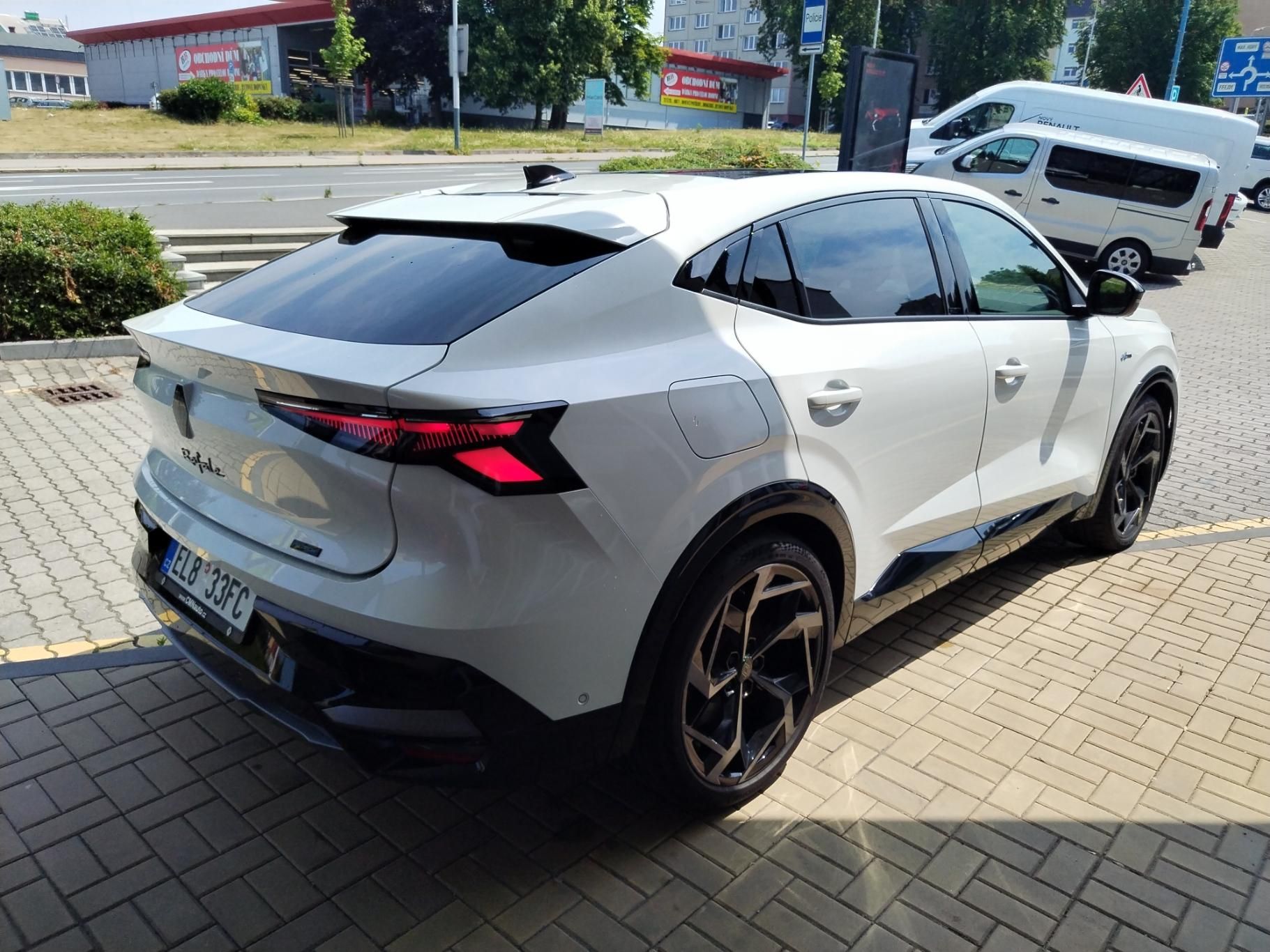 Renault Rafale, atelier Alpine 4x4 300k - fotka 5