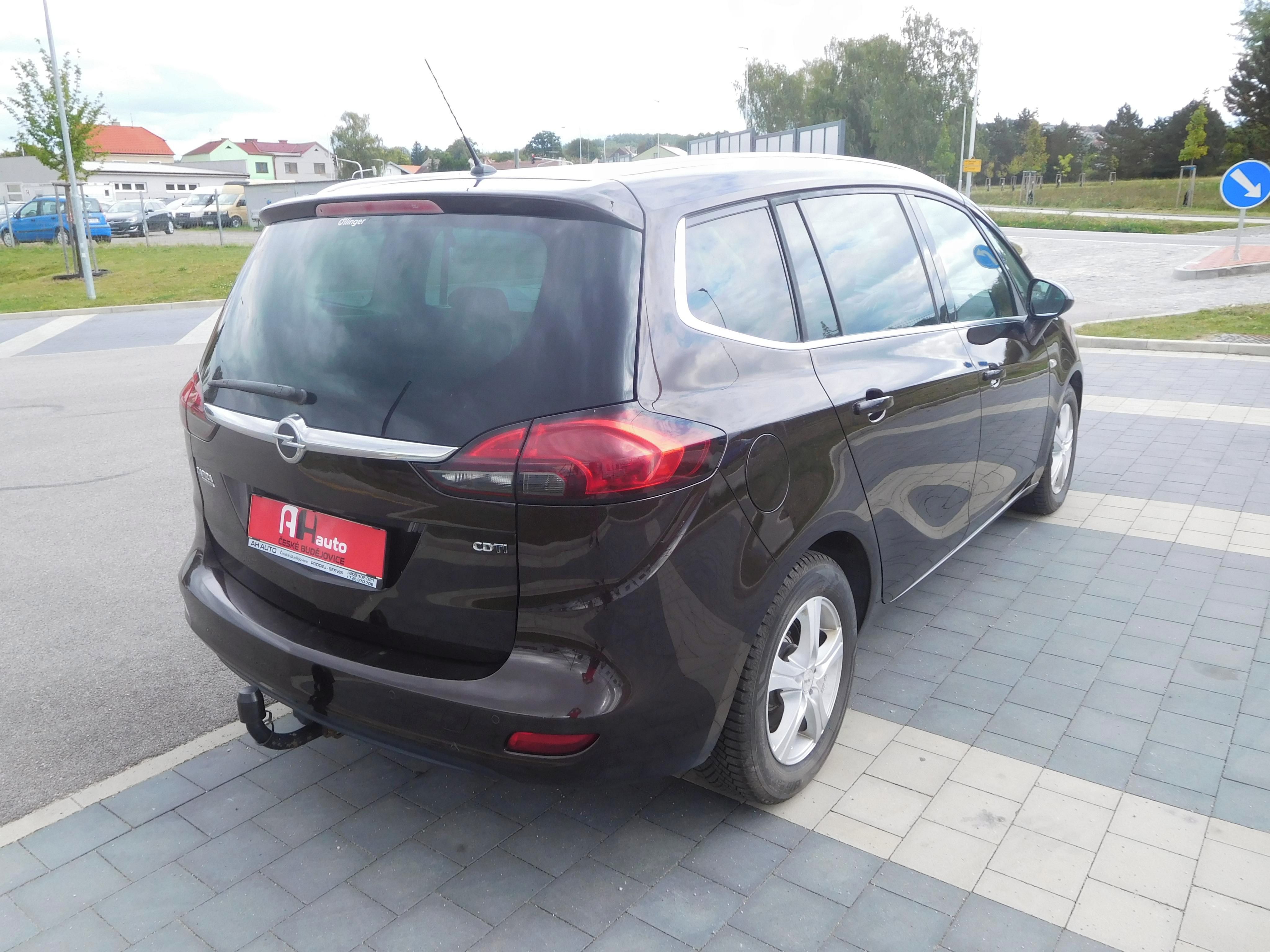 Opel Zafira, Tourer 2.0CDTi, 96kW, 7.Míst - fotka 3