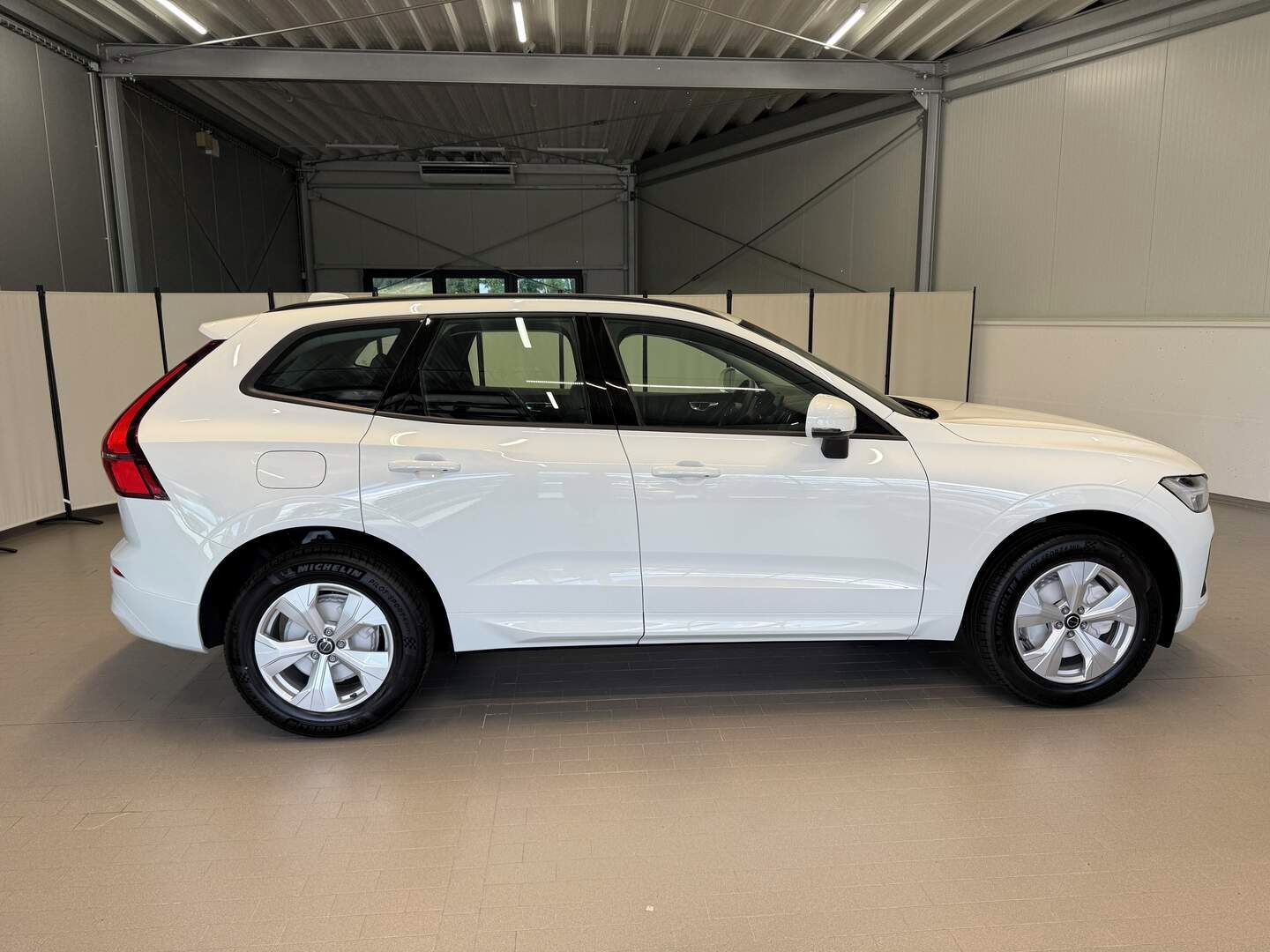 Volvo XC60, B5 2.0L 250+14 HPAT8 AWD CORE - fotka 5