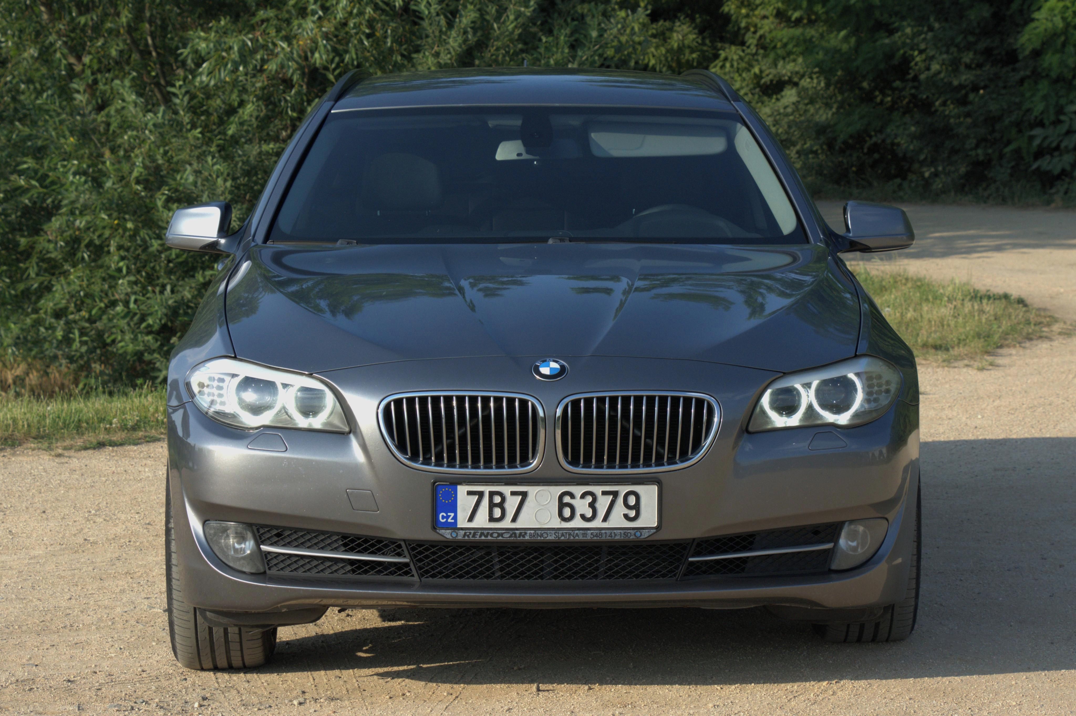 BMW Řada 5, BMW 520d 2011 manuál - fotka 2