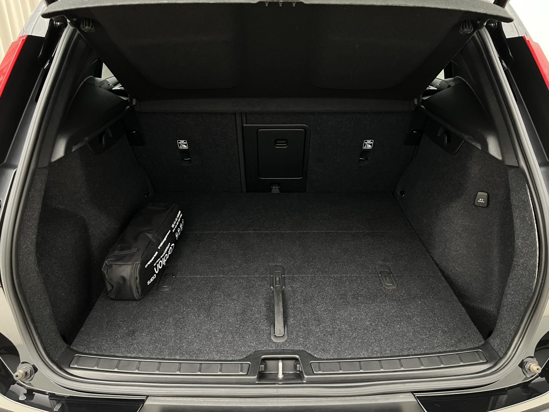 Volvo XC40, RECHARGE AUT - fotka 5