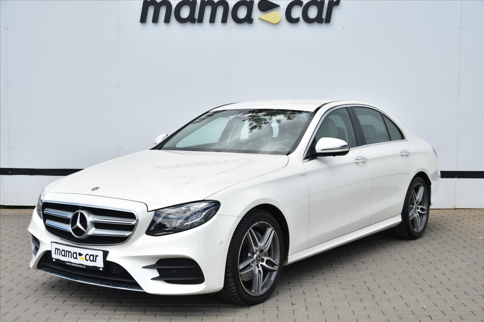 Mercedes-Benz Třídy E, 220D 4MATIC AMG NAVI ČR - fotka 3