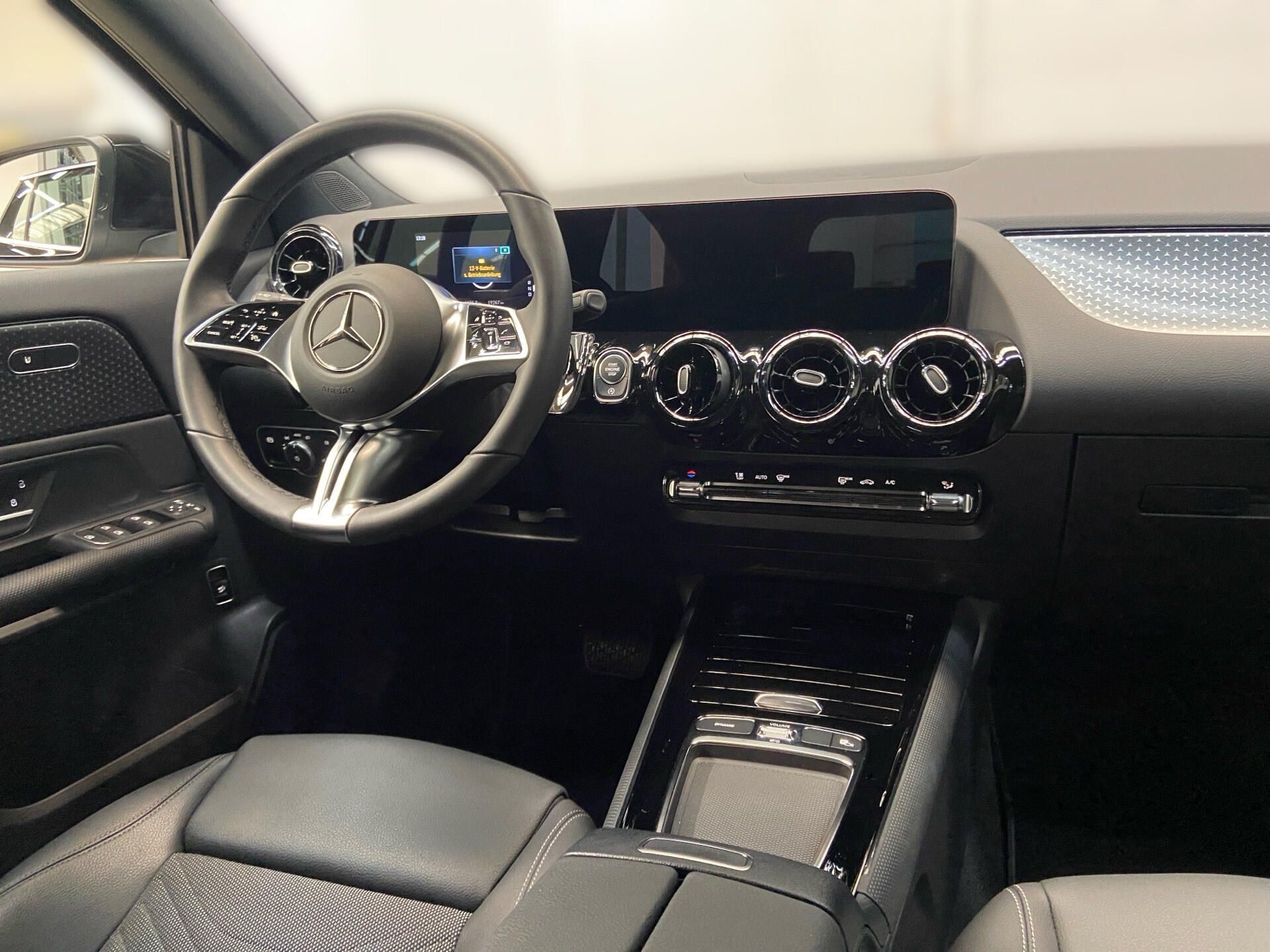 Mercedes-Benz GLA, 180 LED Kamera Vyhř.Volant - fotka 6
