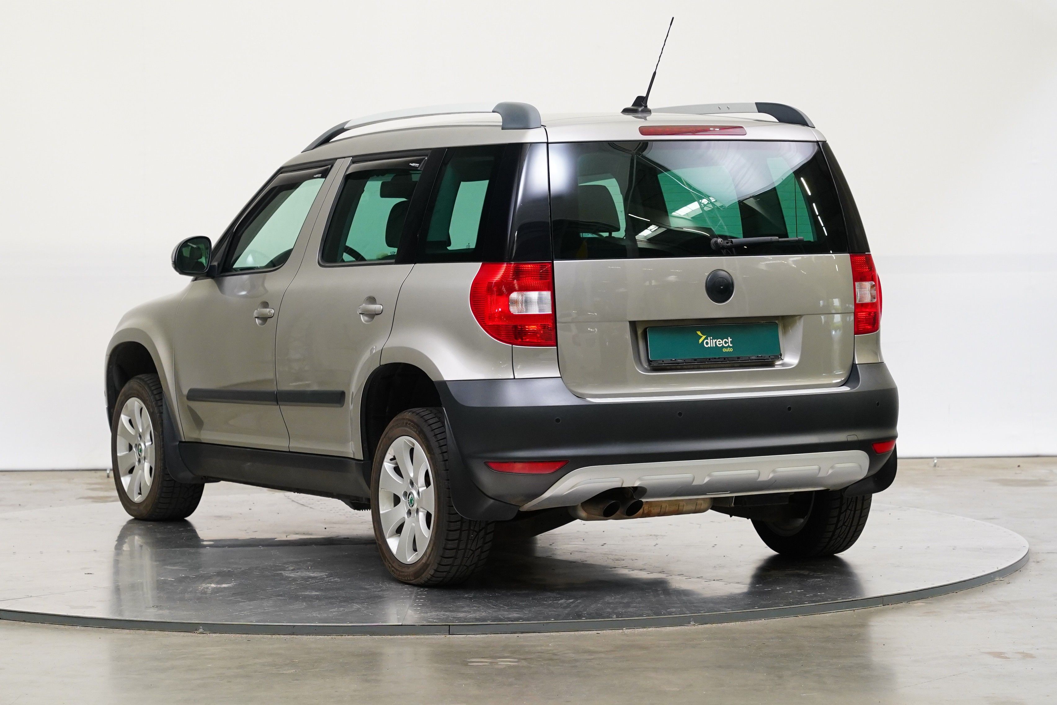 Škoda Yeti, 2.0 TDI 103kW DSG 4x4 Elegance - fotka 4