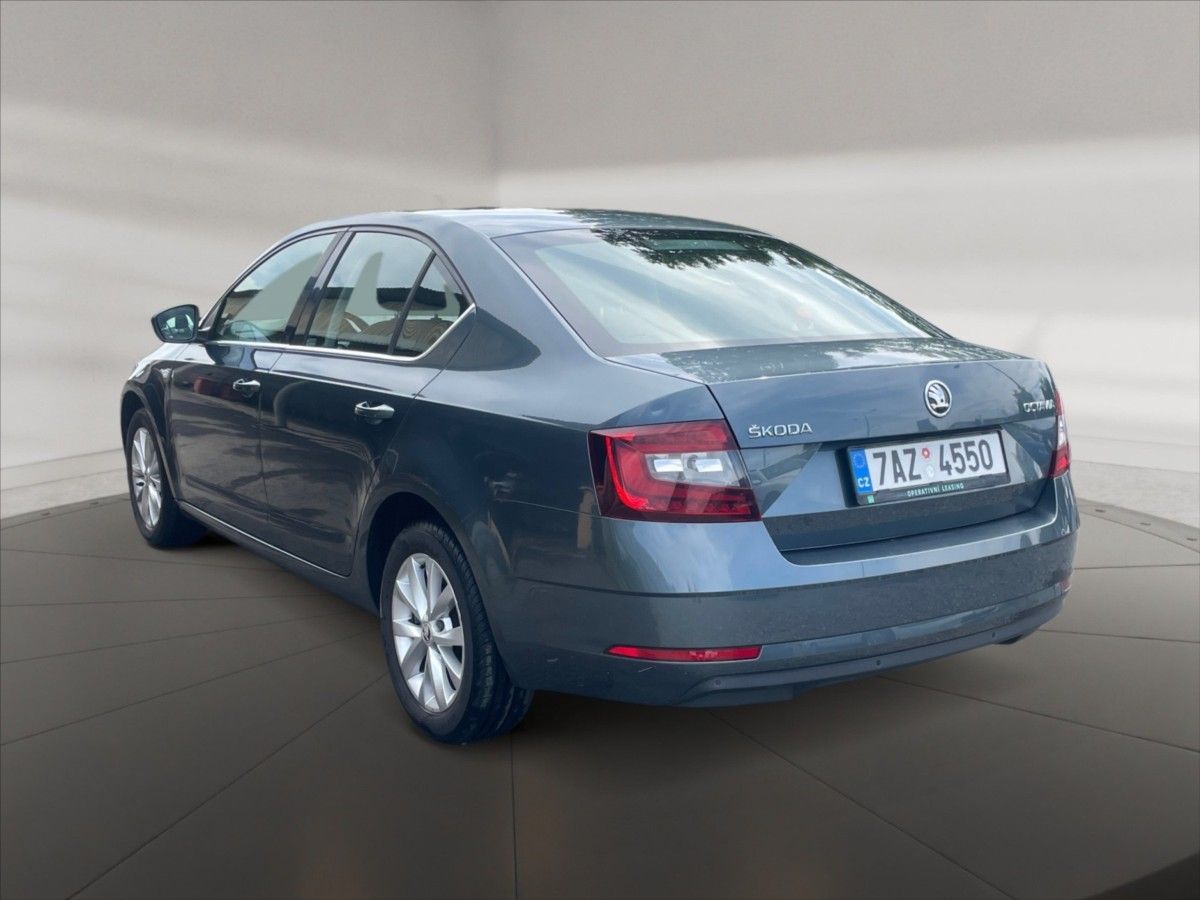 Škoda Octavia, 2,0 110 Style - fotka 4