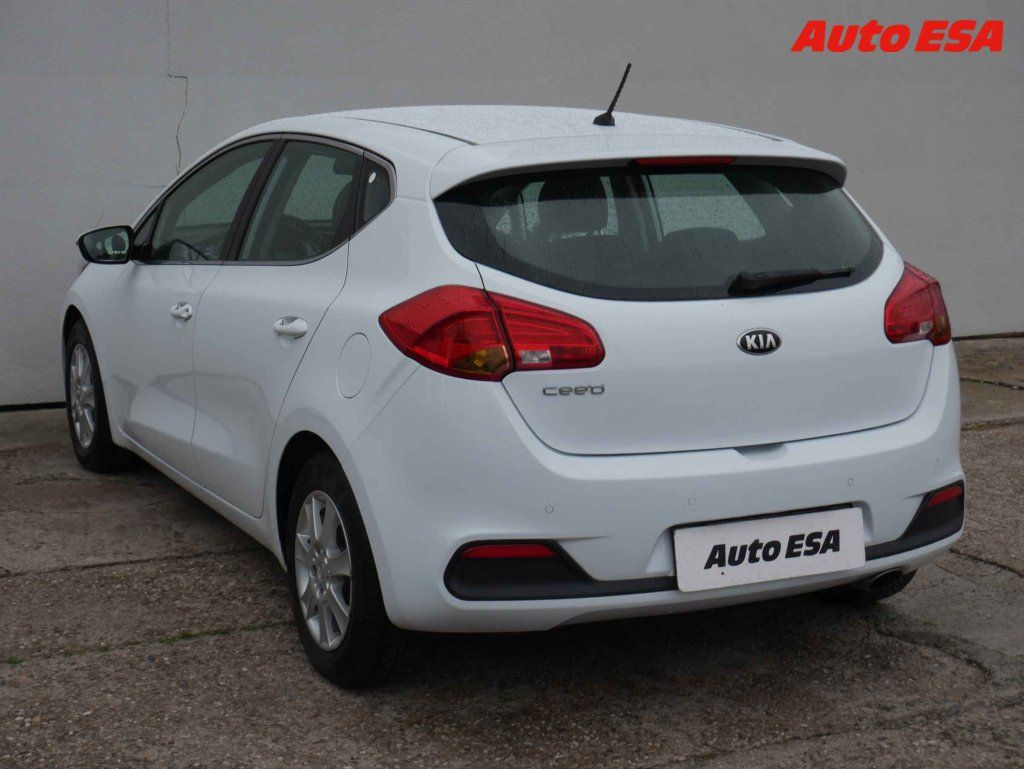 Kia Cee´d, 1.4i - fotka 4