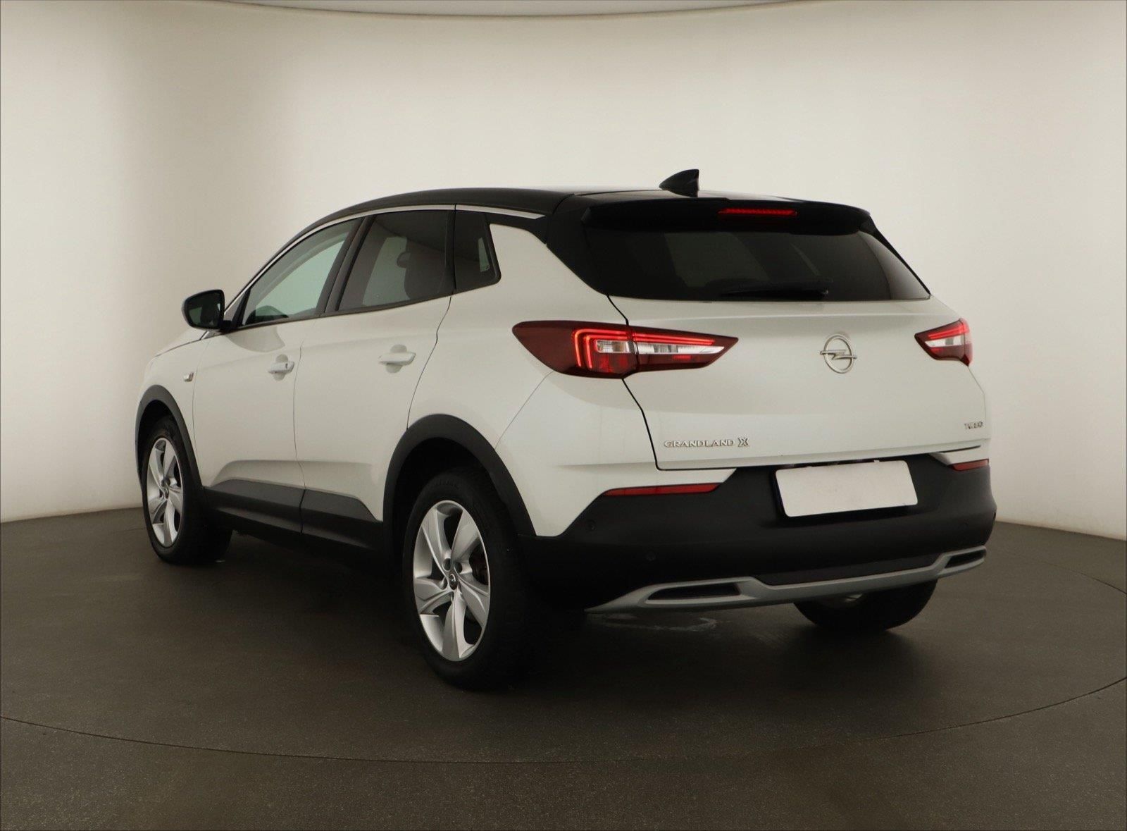 Opel Grandland X, 1.2 Turbo, Automat, Serv.kniha - fotka 4