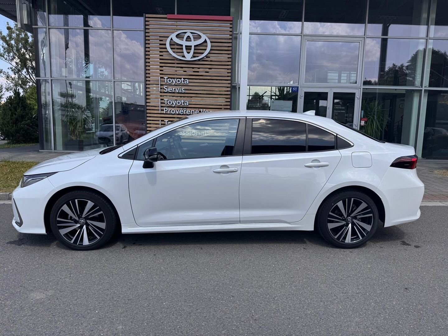 Toyota Corolla, 1.8 Style - fotka 5