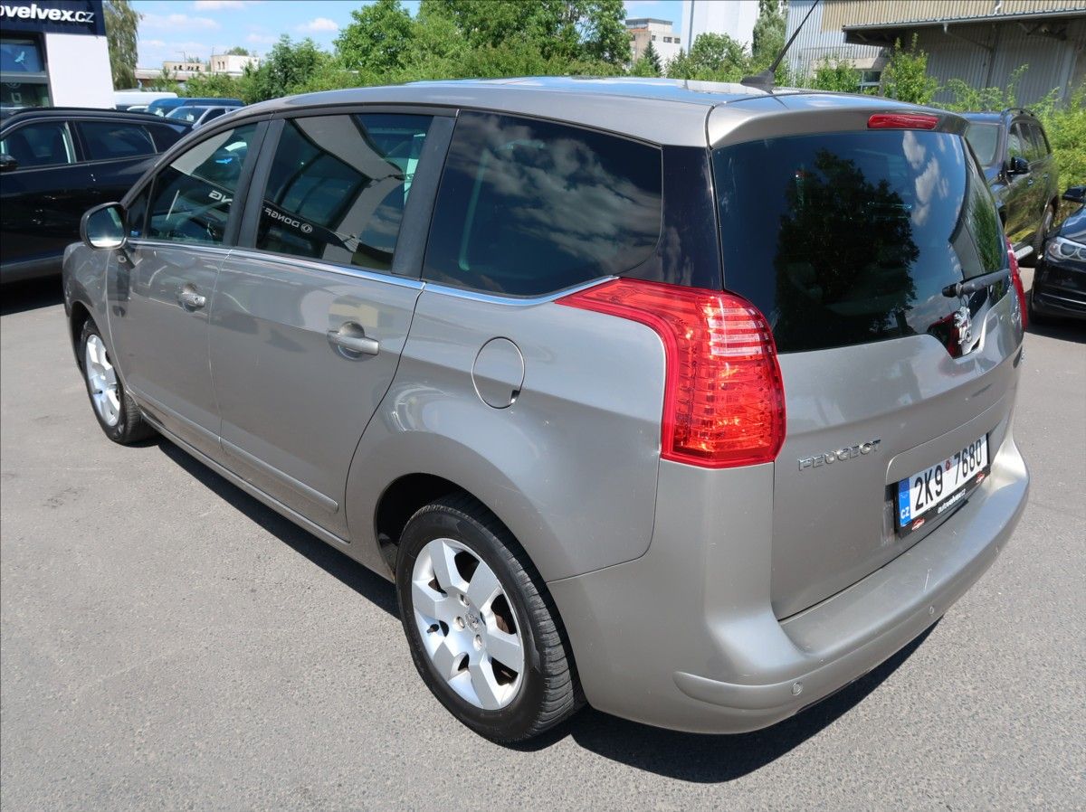 Peugeot 5008, 2,0 HDi,110kW,NovéČR,7míst - fotka 4