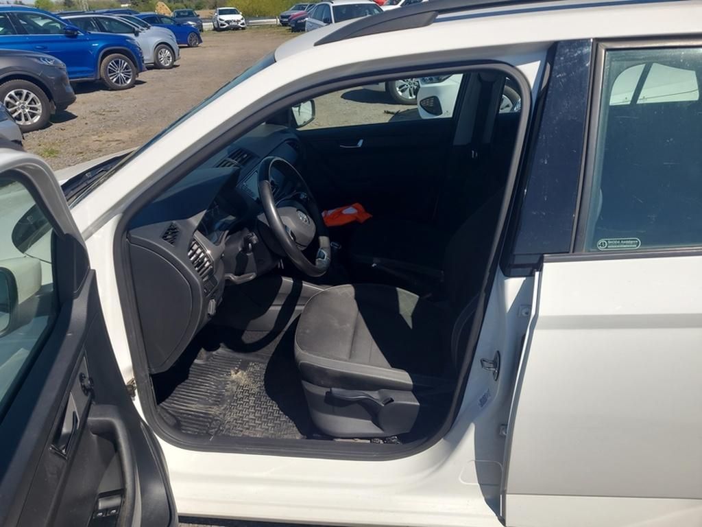Škoda Fabia, Ambition 1,0 TSI 70 kW 5M - fotka 6