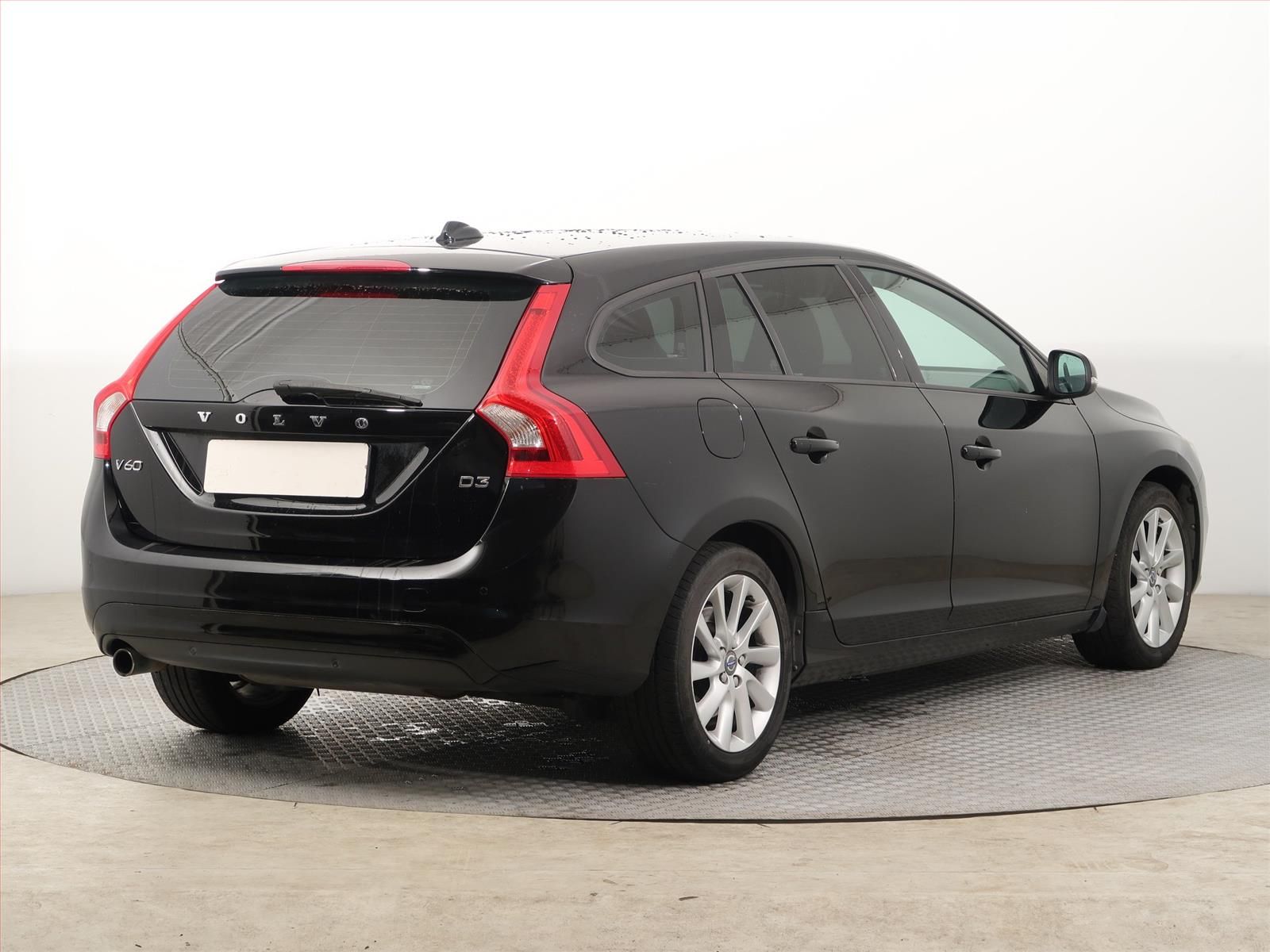 Volvo V60, D3 2.0, Automat - fotka 5