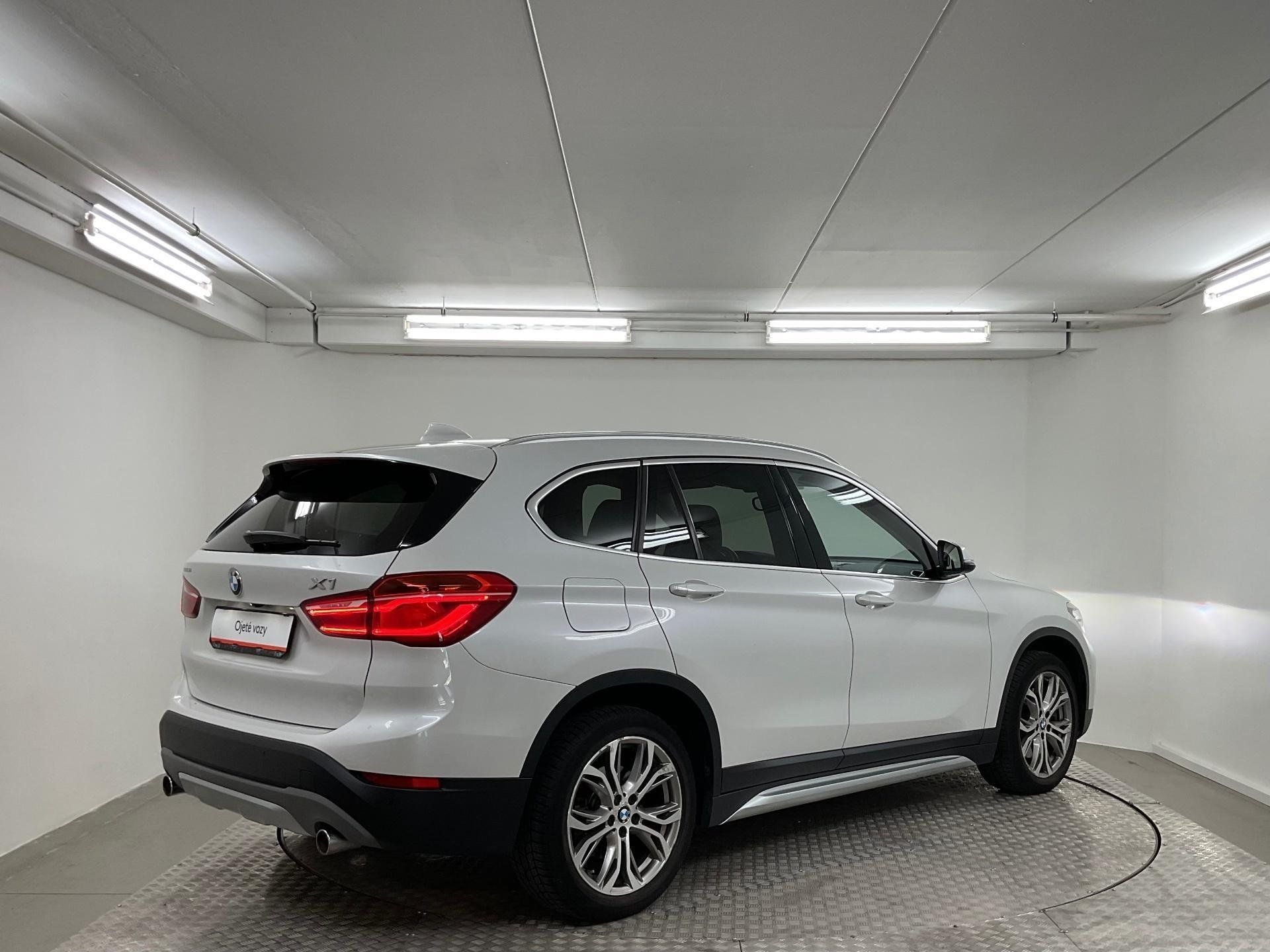 BMW X1, X1 XDRIVE20D - fotka 2