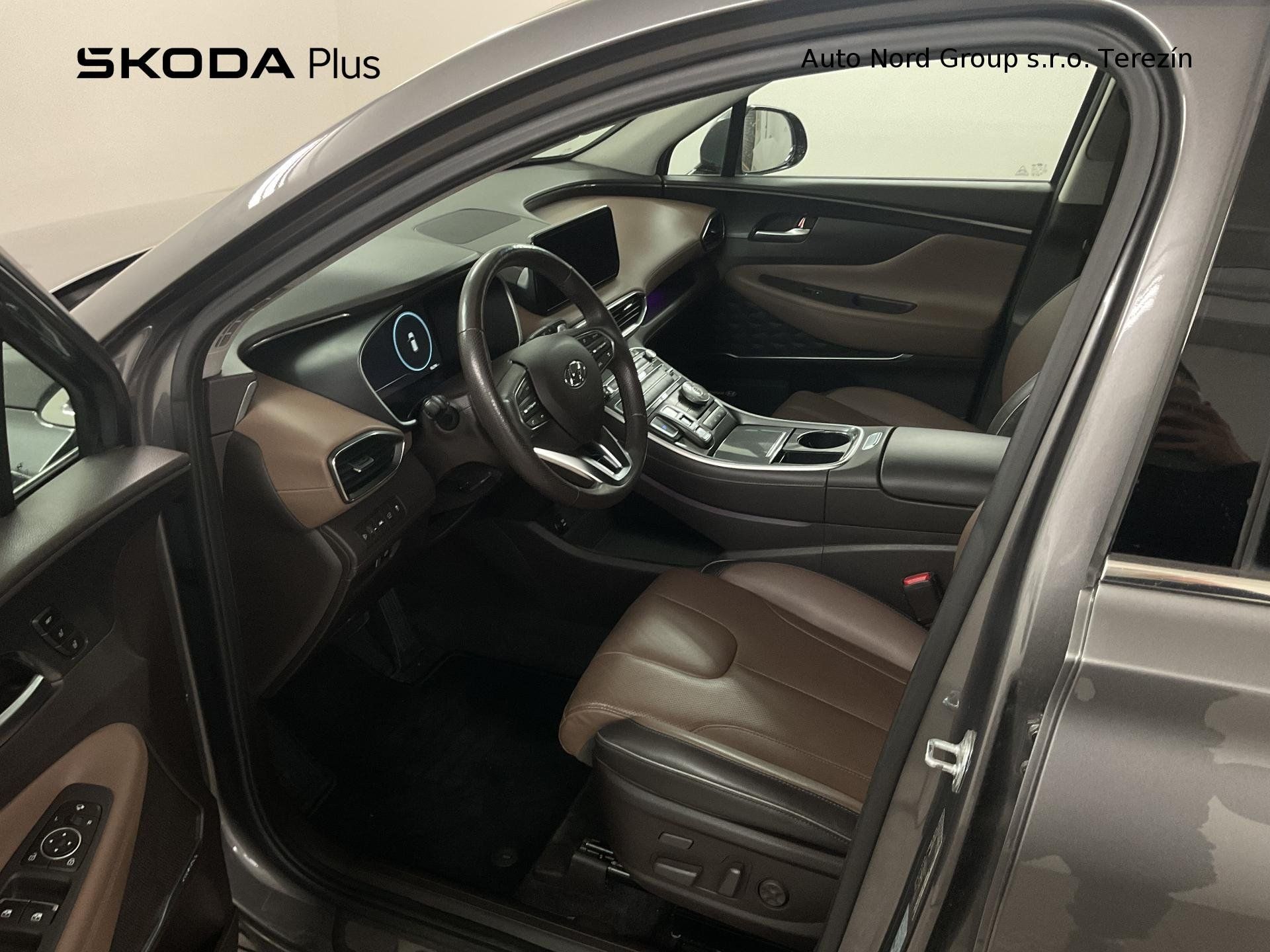 Hyundai Santa Fe, 2.2 CRDi Luxury 4x4 DCT - fotka 5