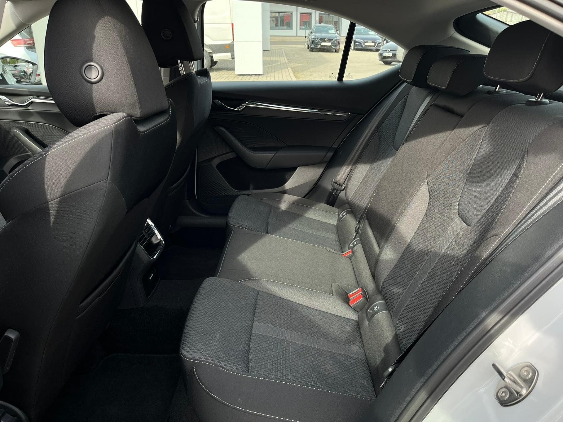 Škoda Octavia, Octavia 1.4 TSI iV 150 kW DSG - fotka 6