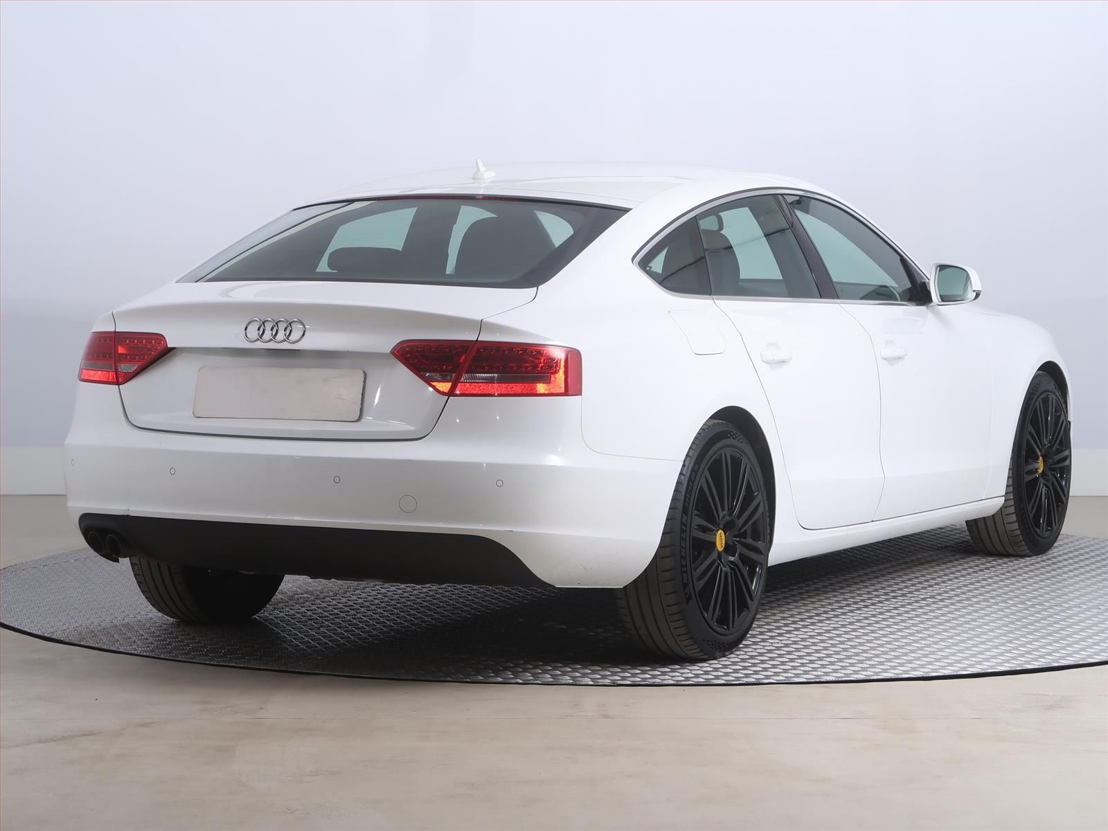 Audi A5, 2.0 TDI, Xenony - fotka 5