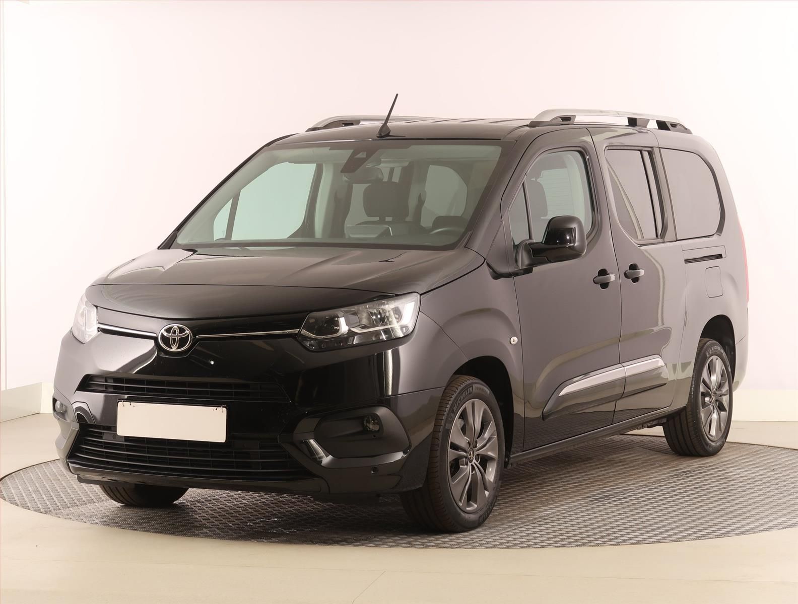 Toyota Proace City Verso, Maxi 1.2 T, Family, 7Míst - fotka 2