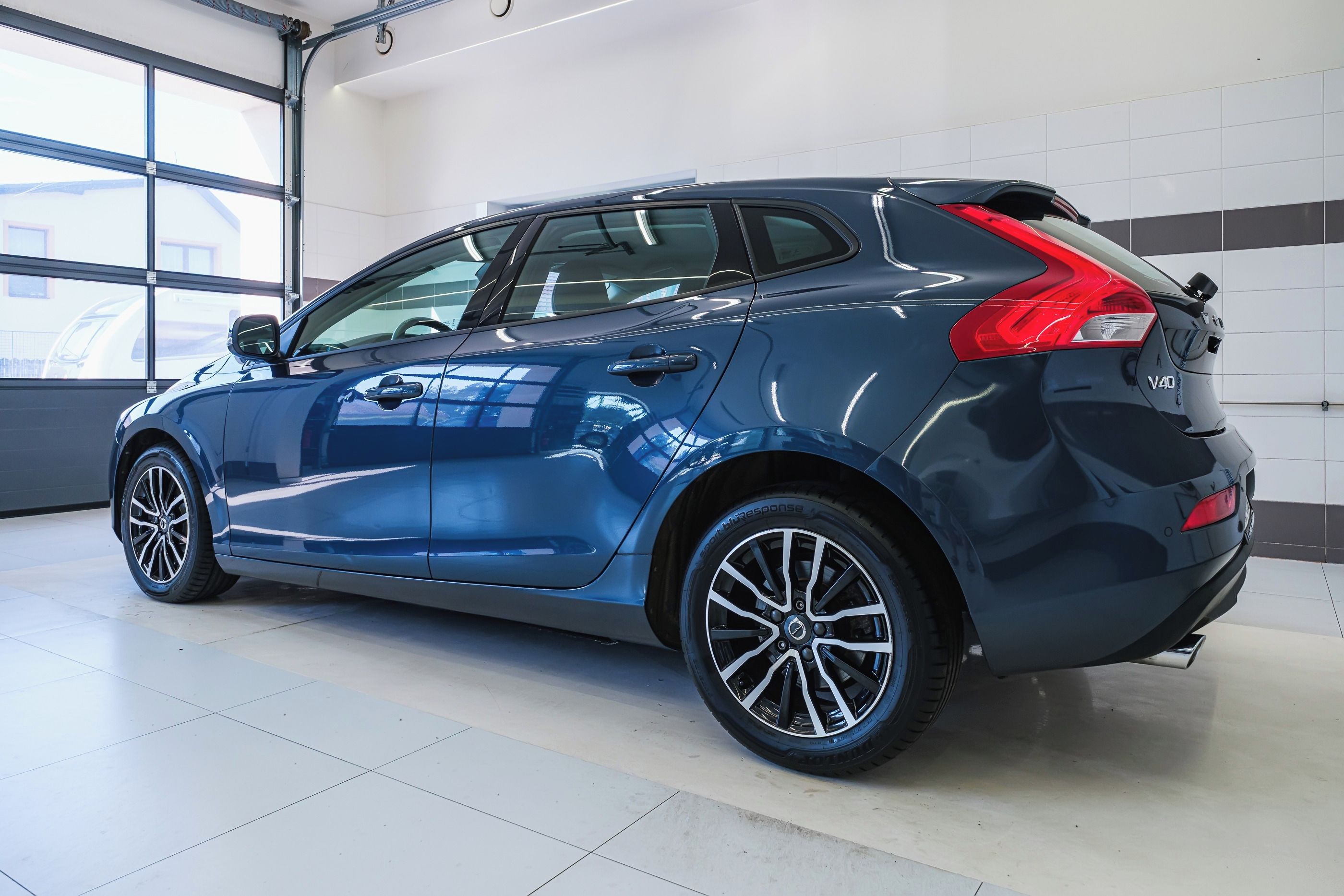 Volvo V40, 2.0D2 Momentum 88kW automat - fotka 5